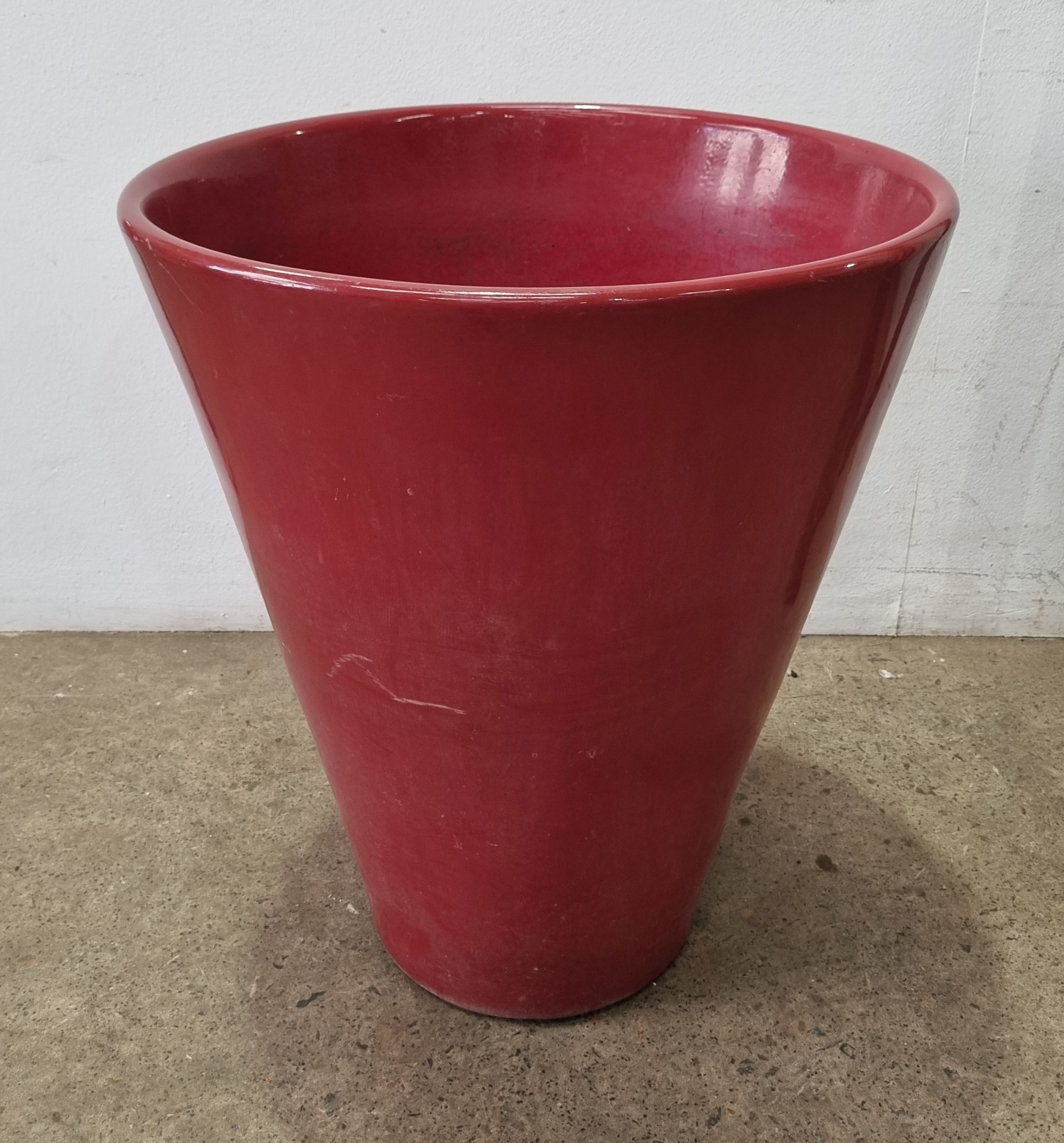 1139 · A LARGE GLAZED POT