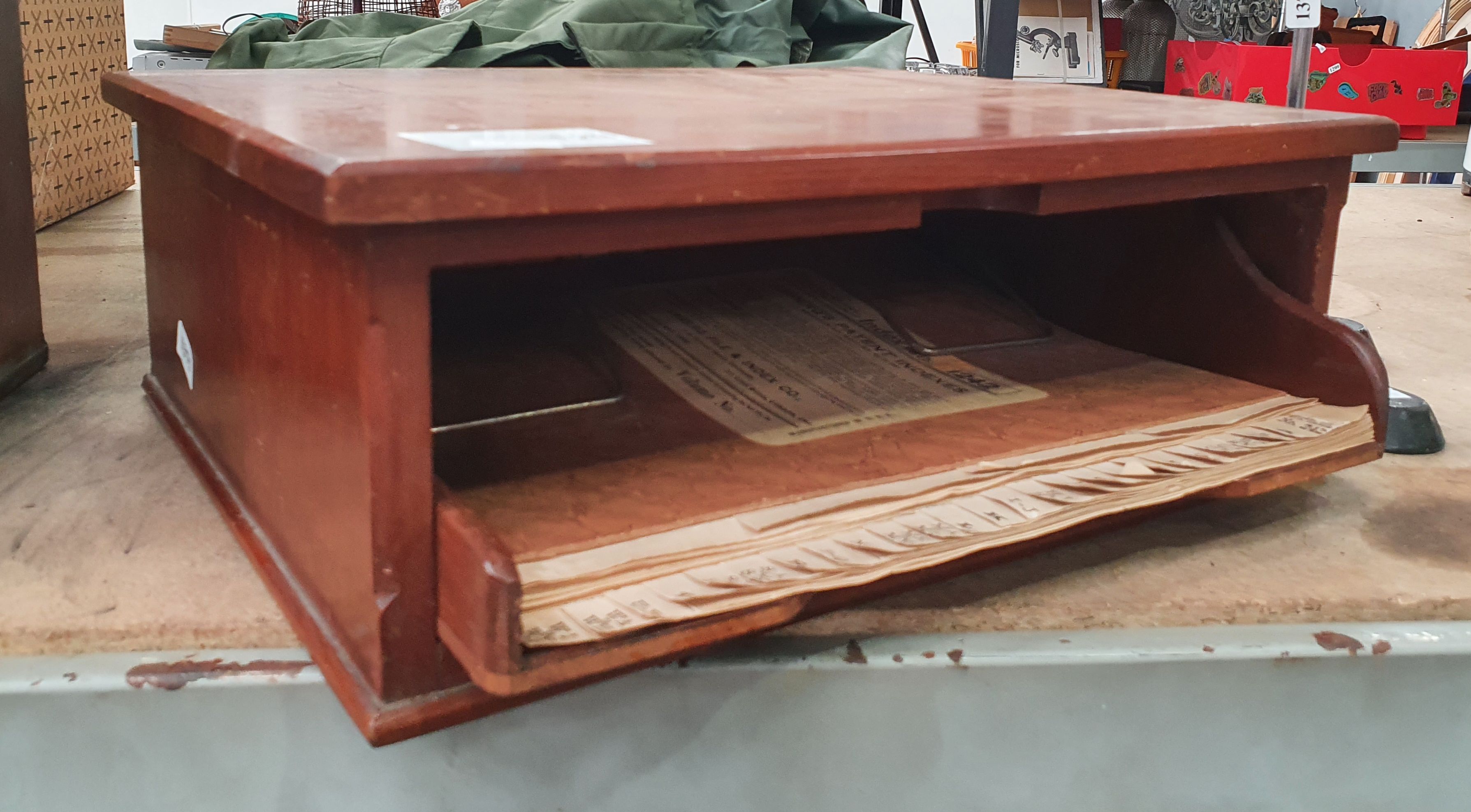 A BOX OF DECO