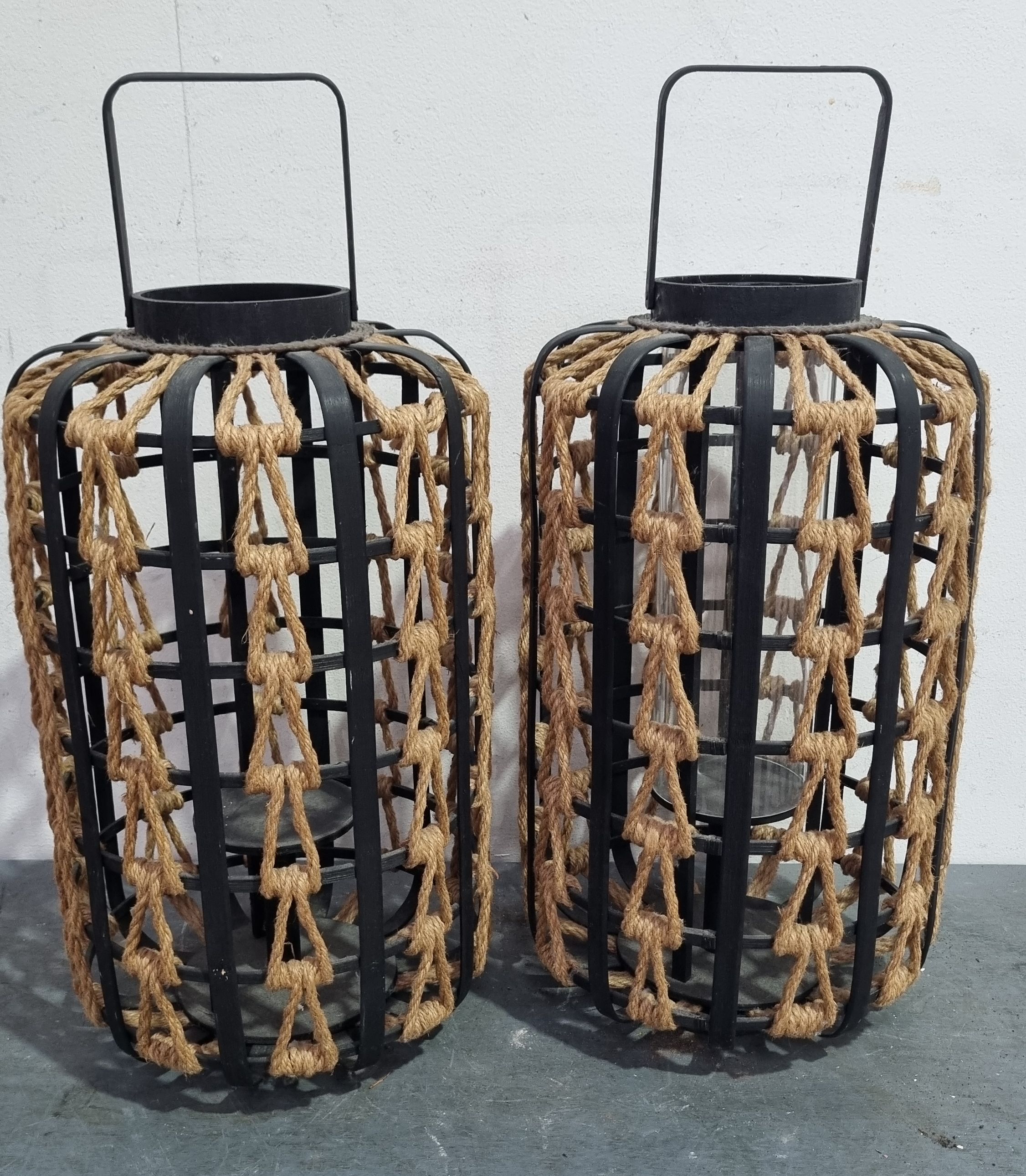 2384 · A PAIR OF CANDLE HOLDERS