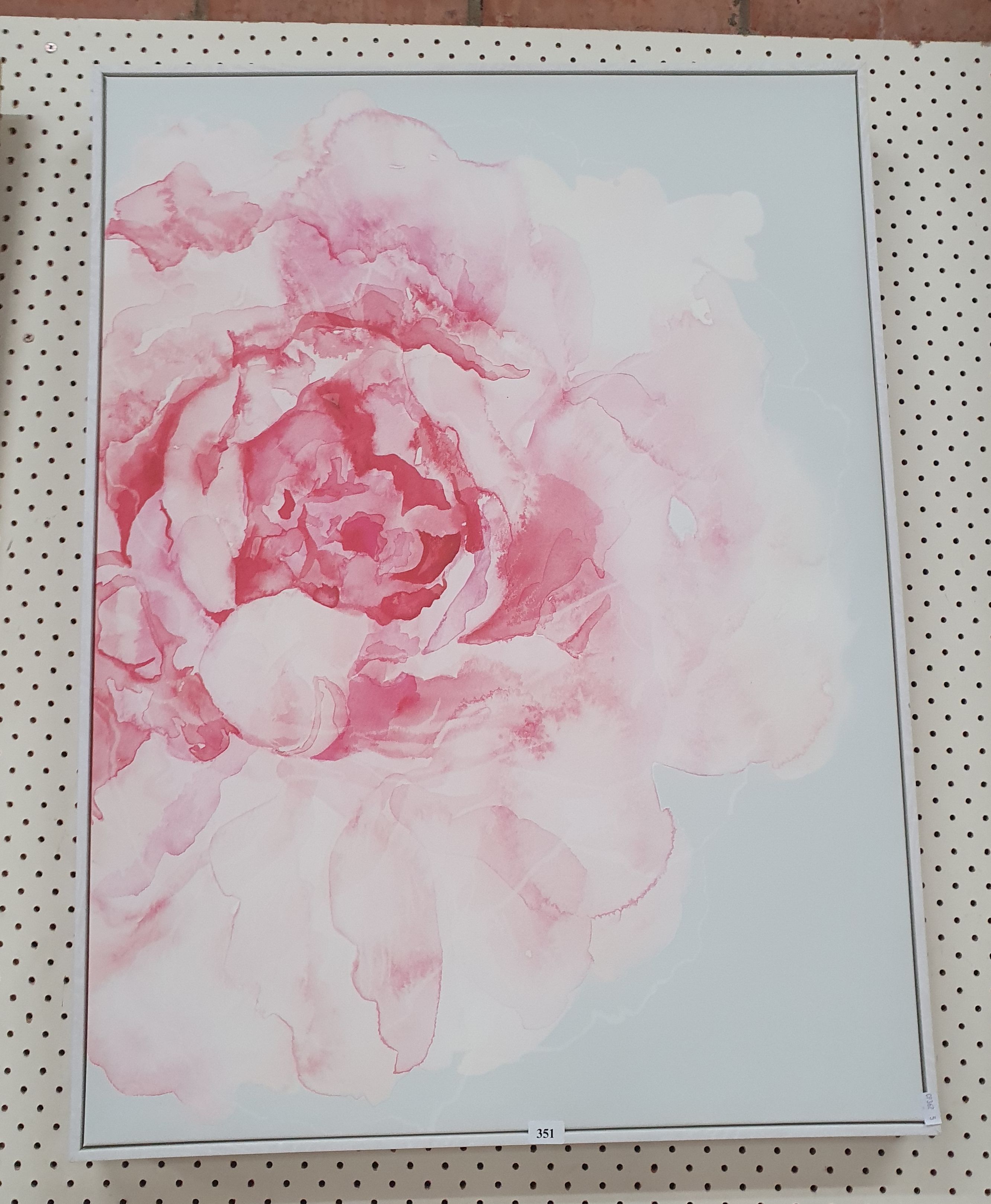 A CONTEMPORARY FLORAL PRINT