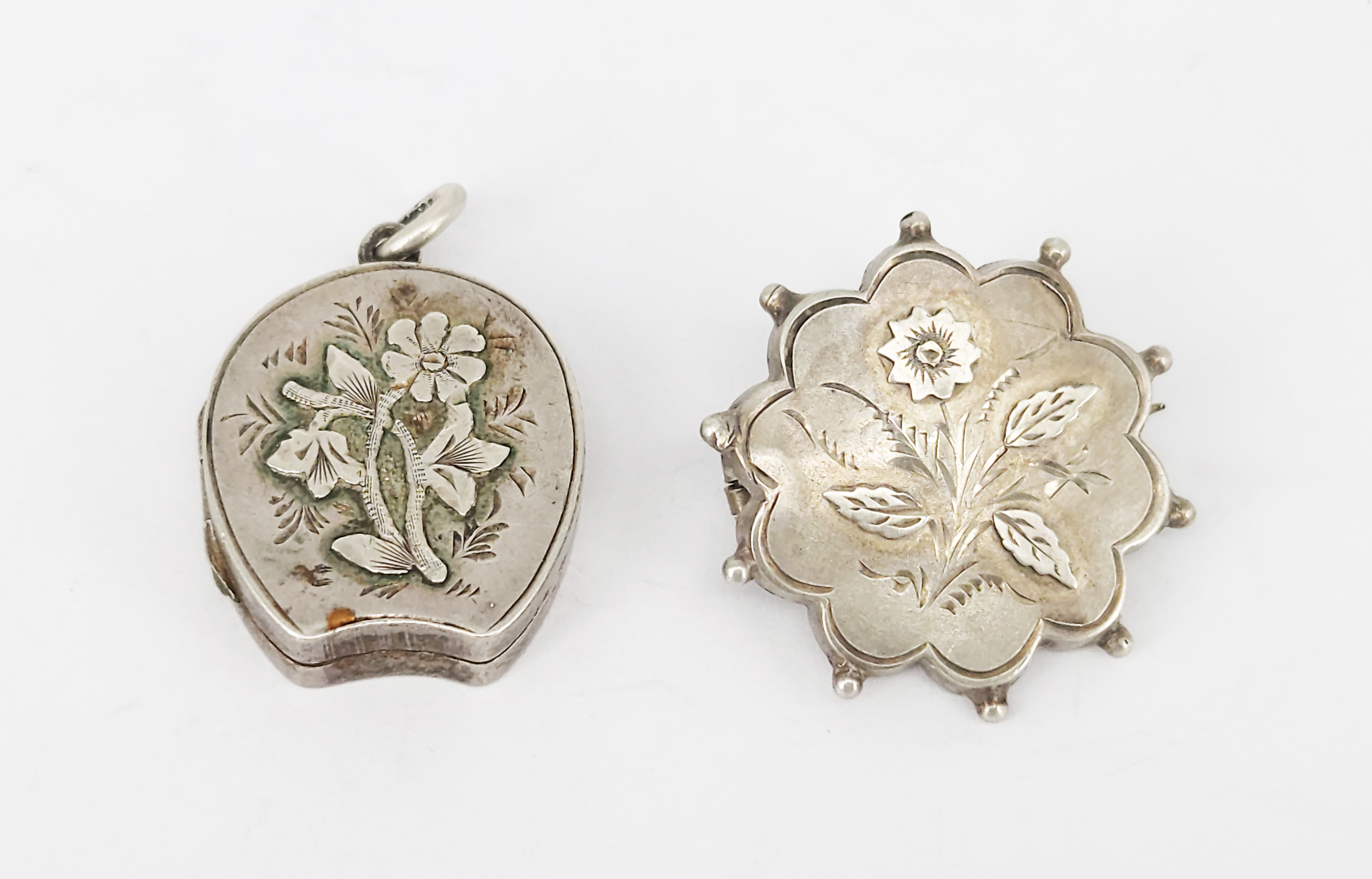 354 · TWO VICTORIAN SILVER ITEMS