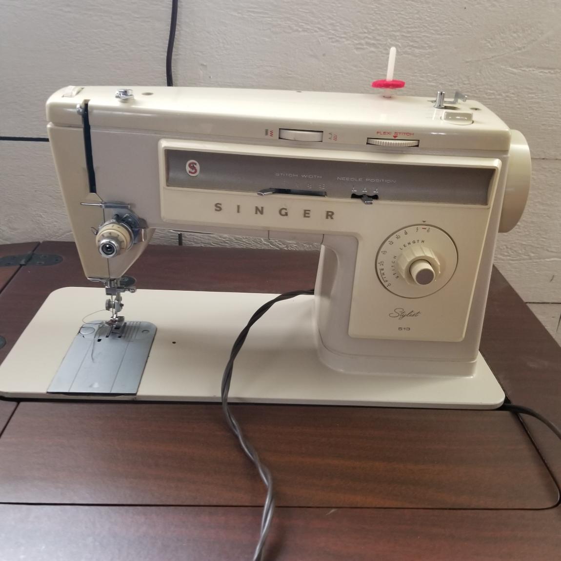 SINGER STYLIST 513 SEWING MACHINE VINTAGE | Estate Sales Niagara