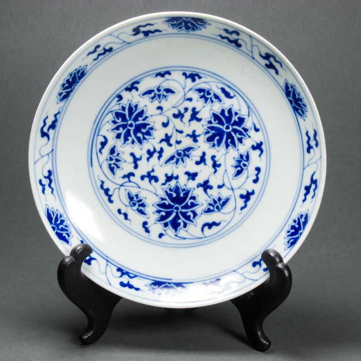 Chinese underglaze blue 'lotus' dish
