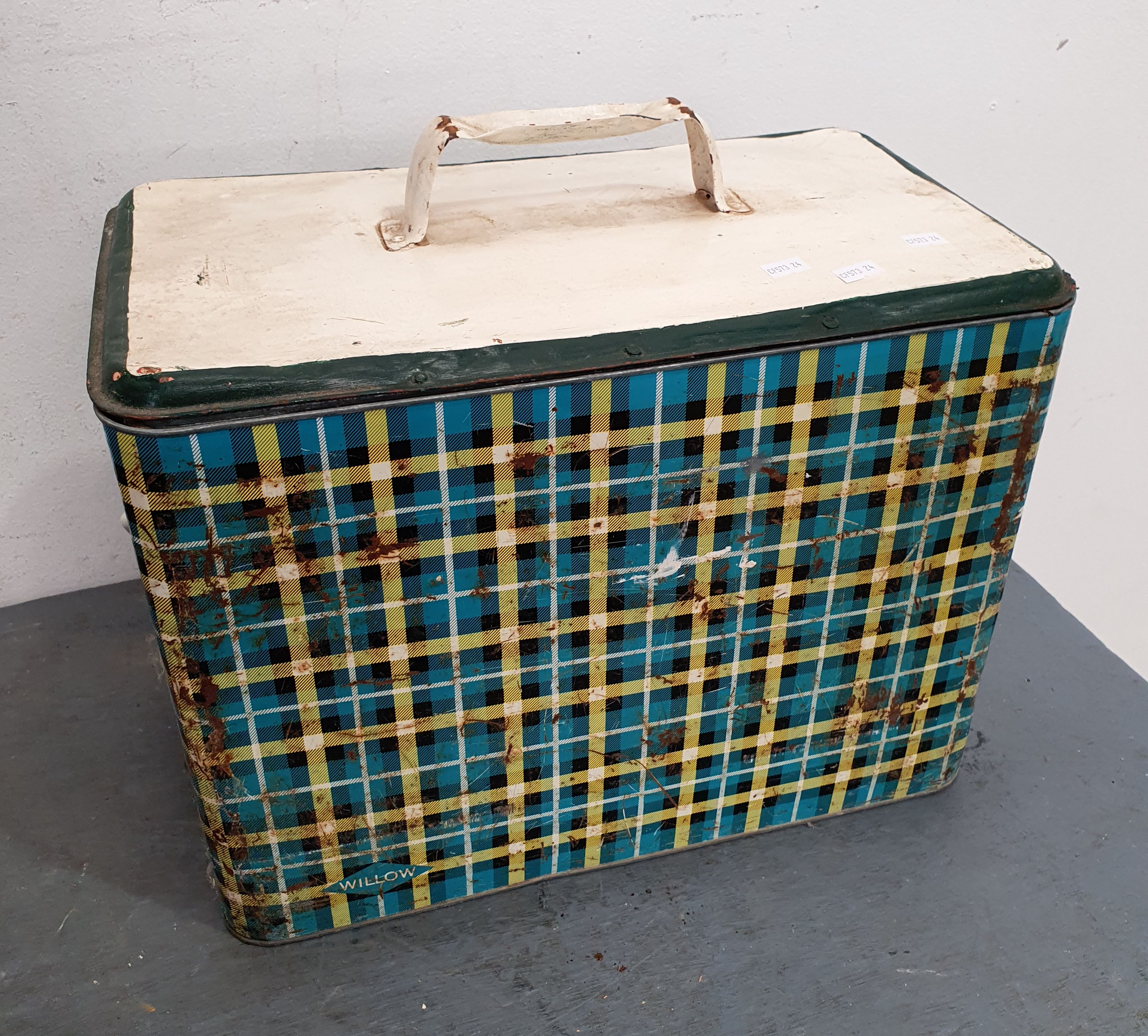 1224 · A VINTAGE ESKY