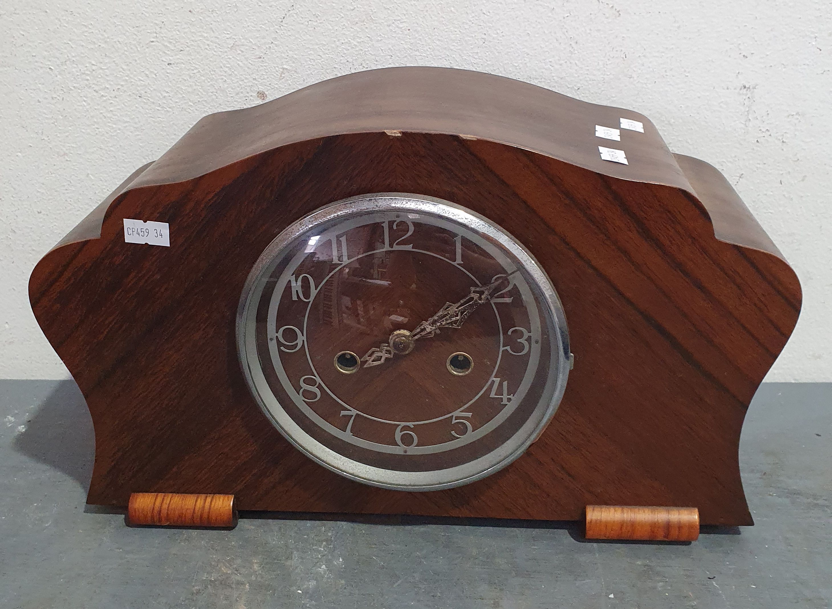 1231 · AN ART DECO MANTEL CLOCK