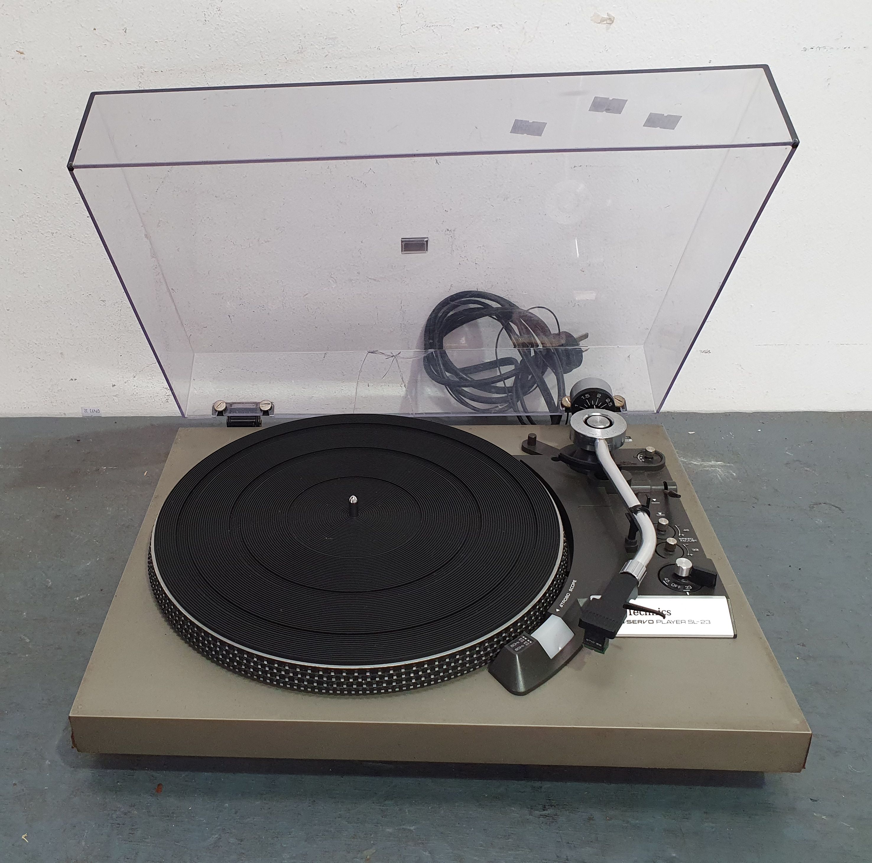 1234 · A TECHNICS TURNTABLE