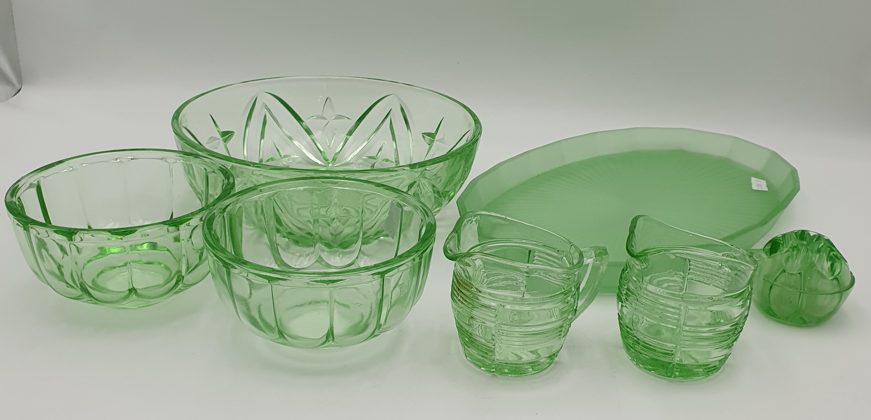 529 · A URANIUM GREEN GLASS BOWL