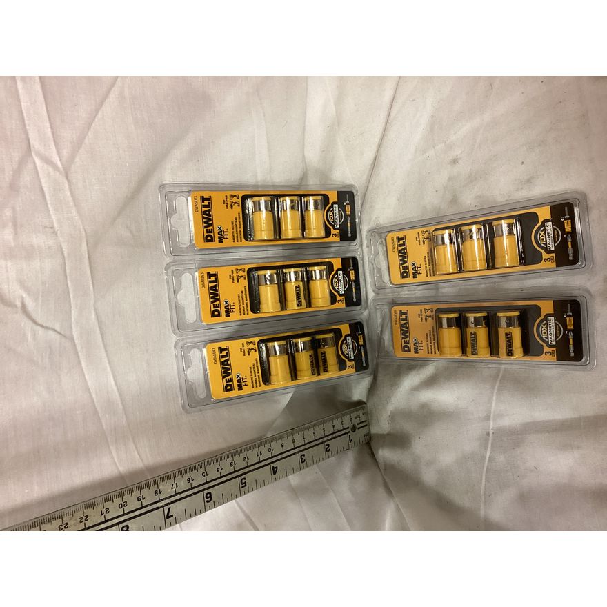 BUYING (5) DeWalt 3pc Magnetic Sleeves