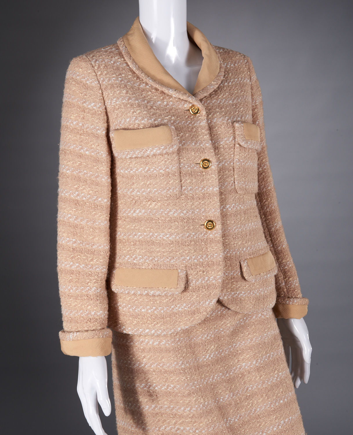 Vintage Chanel 90s 00s Ivory Wool Boucle Knit Tweed Jacket and Skirt S