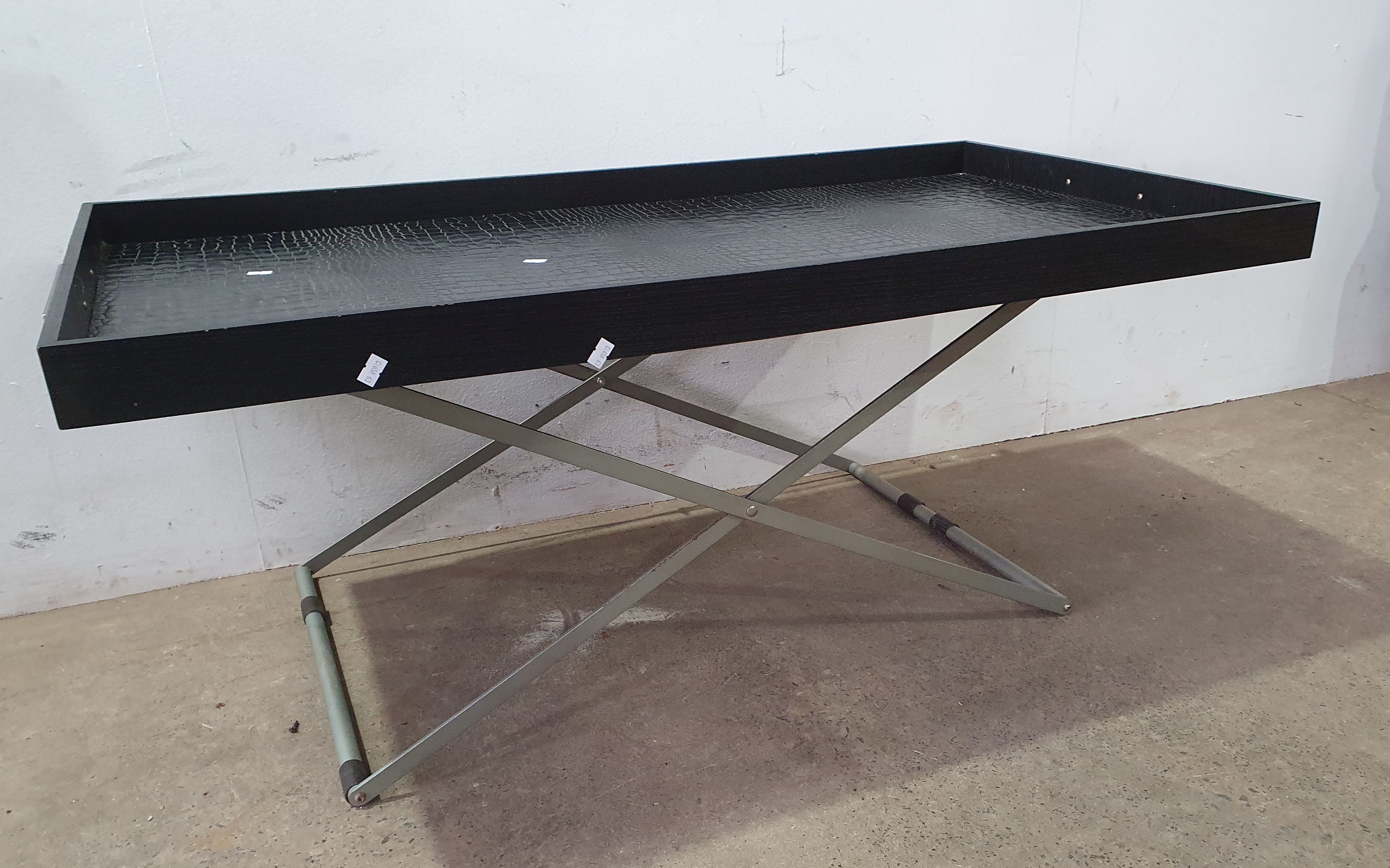 2162 · A TRAY