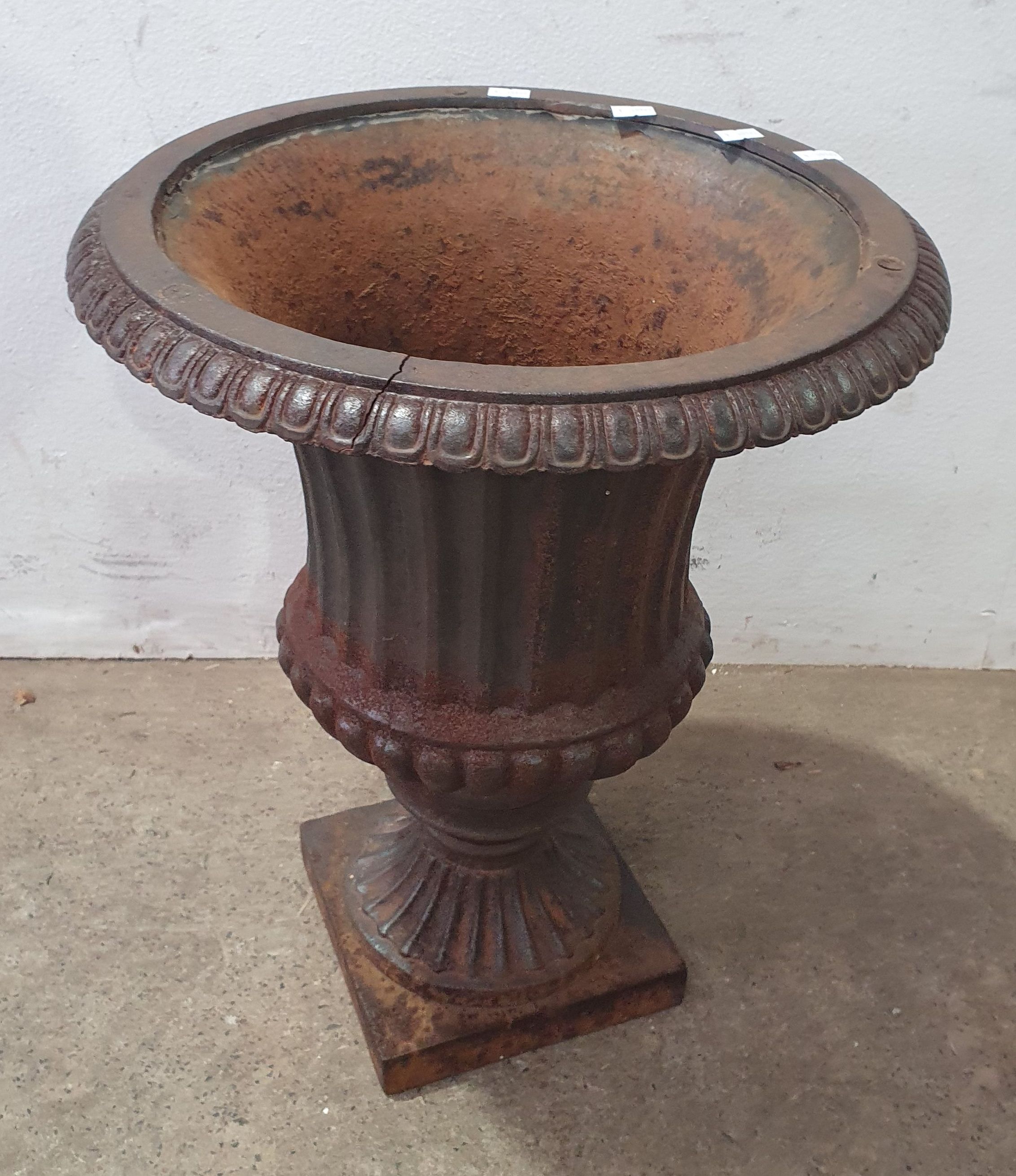1156 · A CAST IRON PLANTER