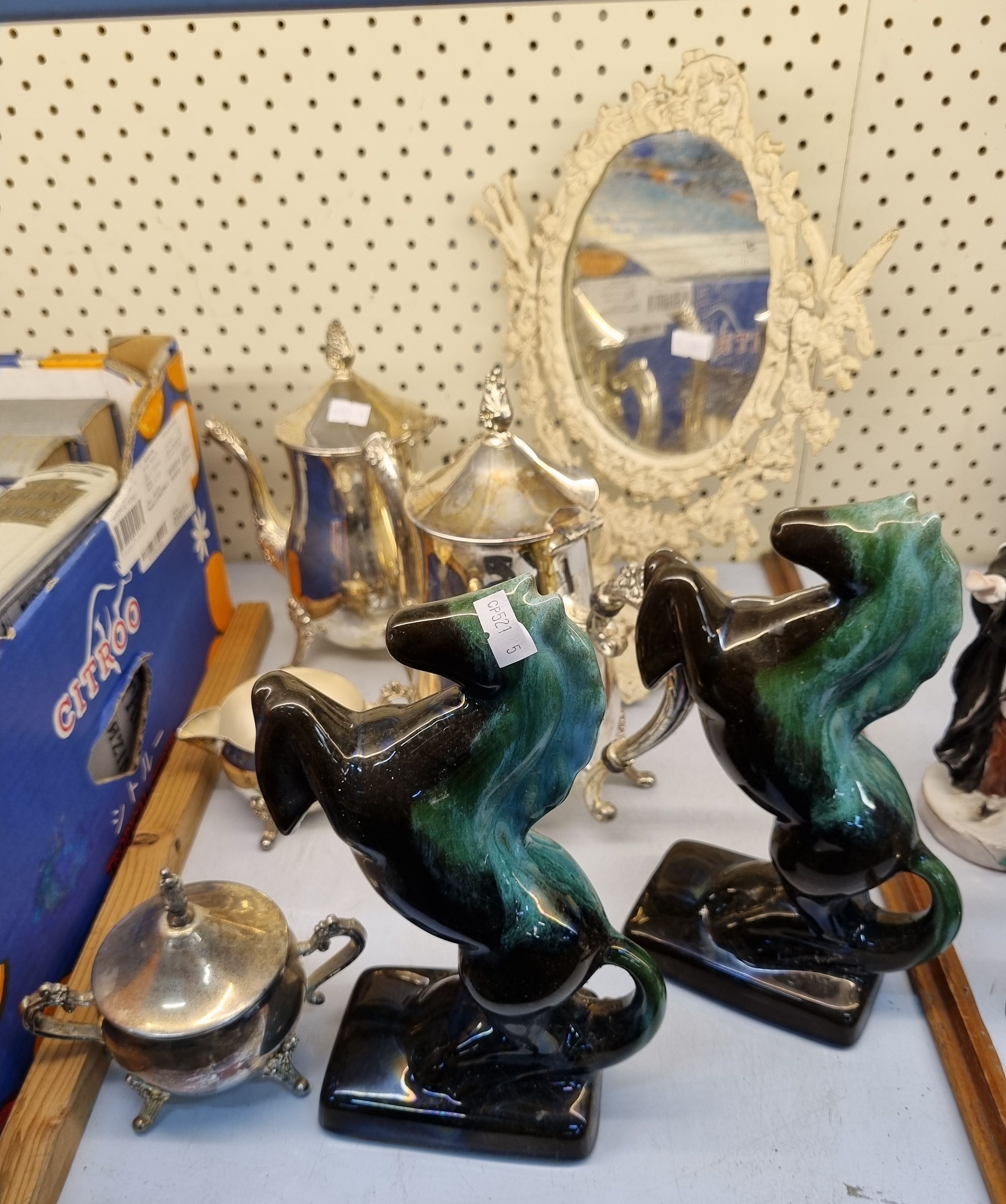 42 · A GROUP OF VARIOUS ITEMS