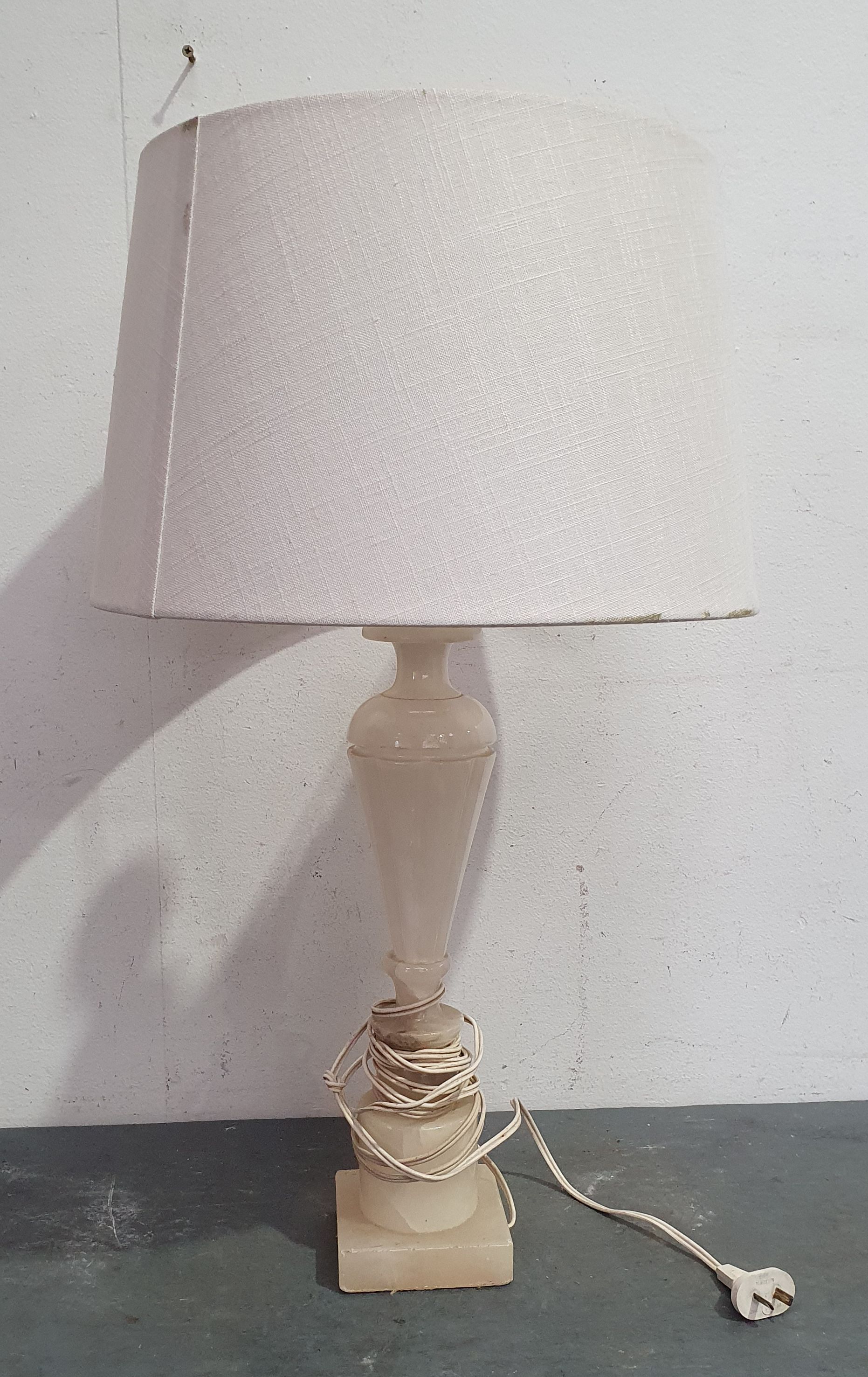 1242 · AN ALABASTER TABLE LAMP