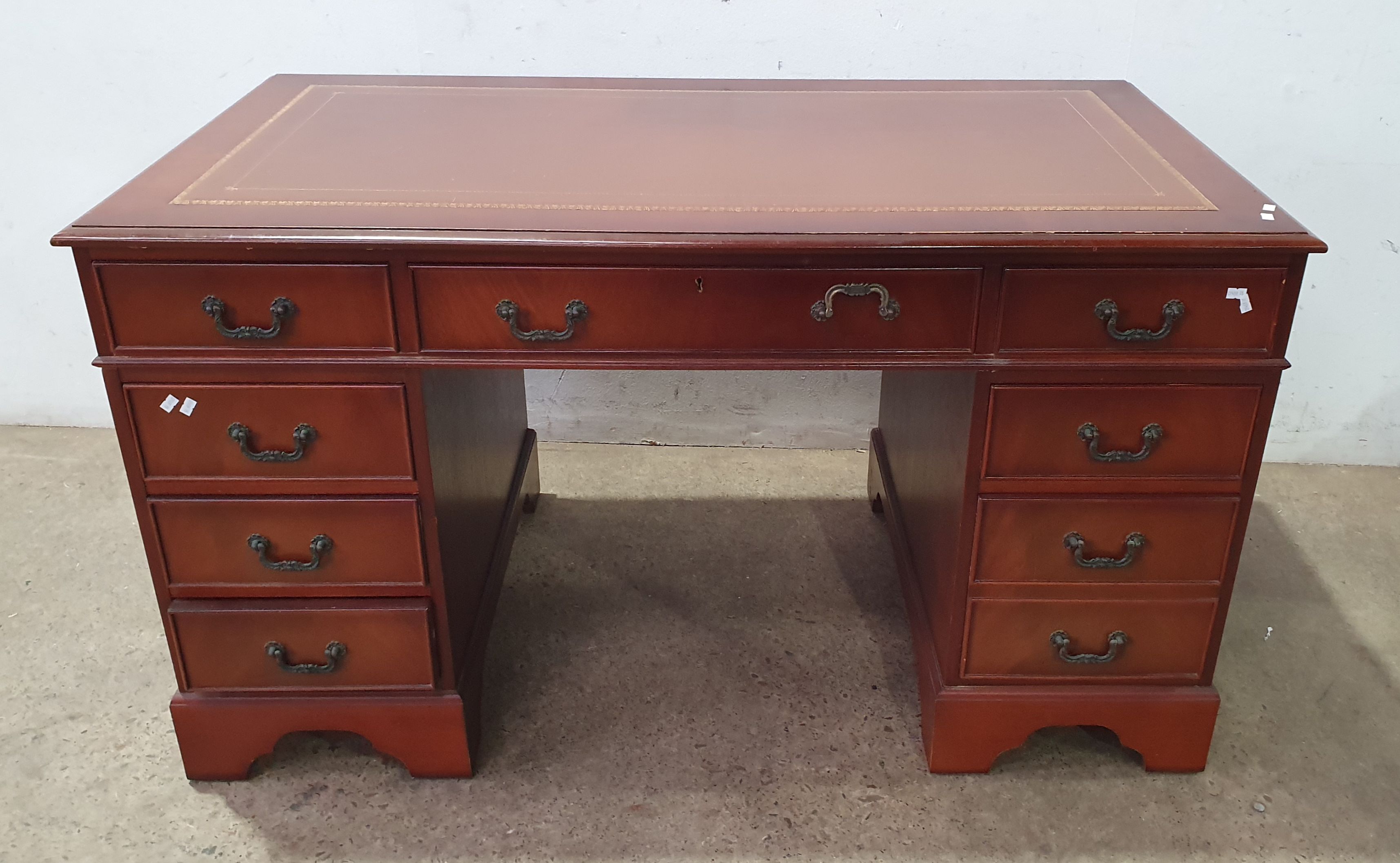 A Reproduction Study Desk