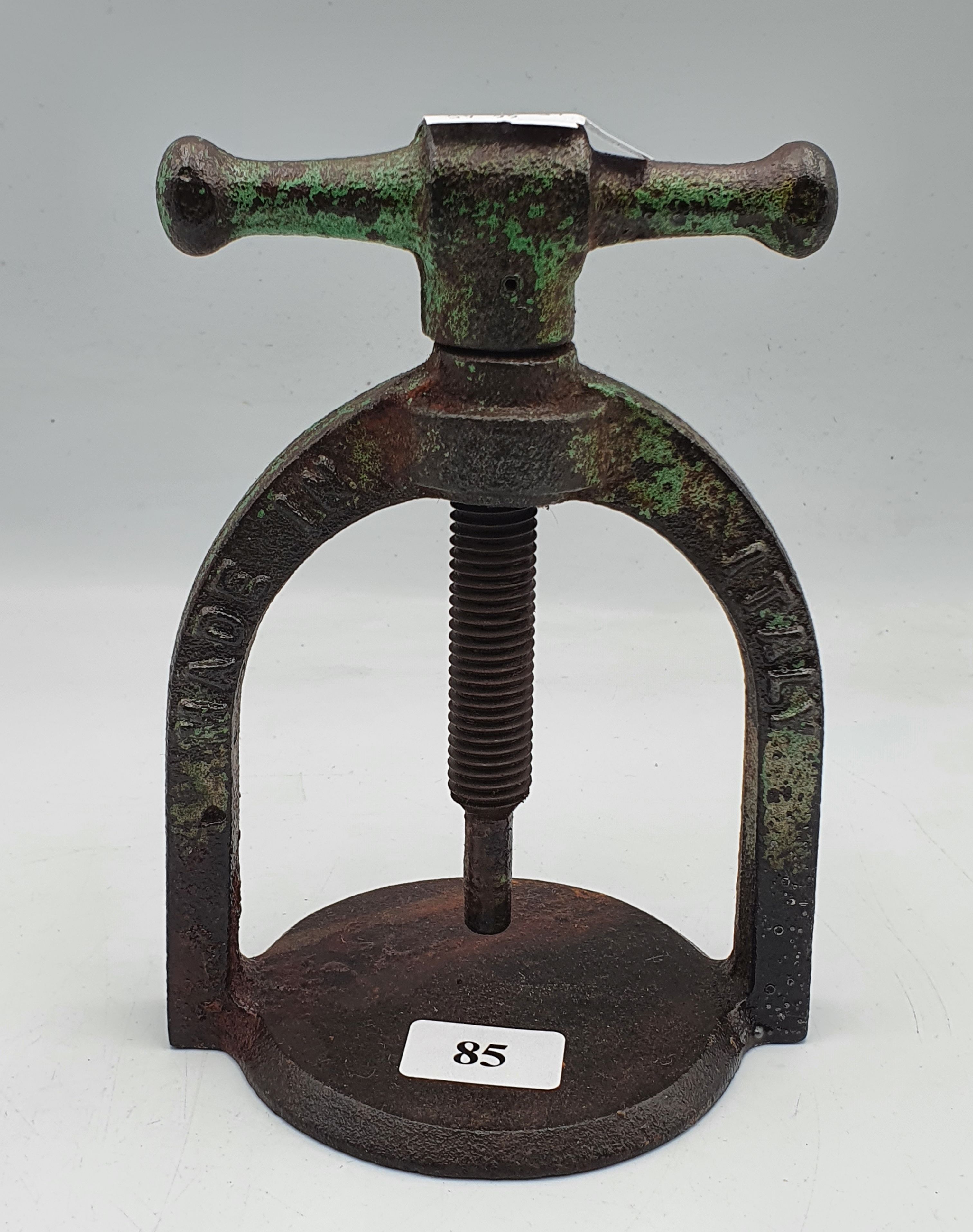 85 · A VINTAGE CAST IRON ITALIAN PRESS