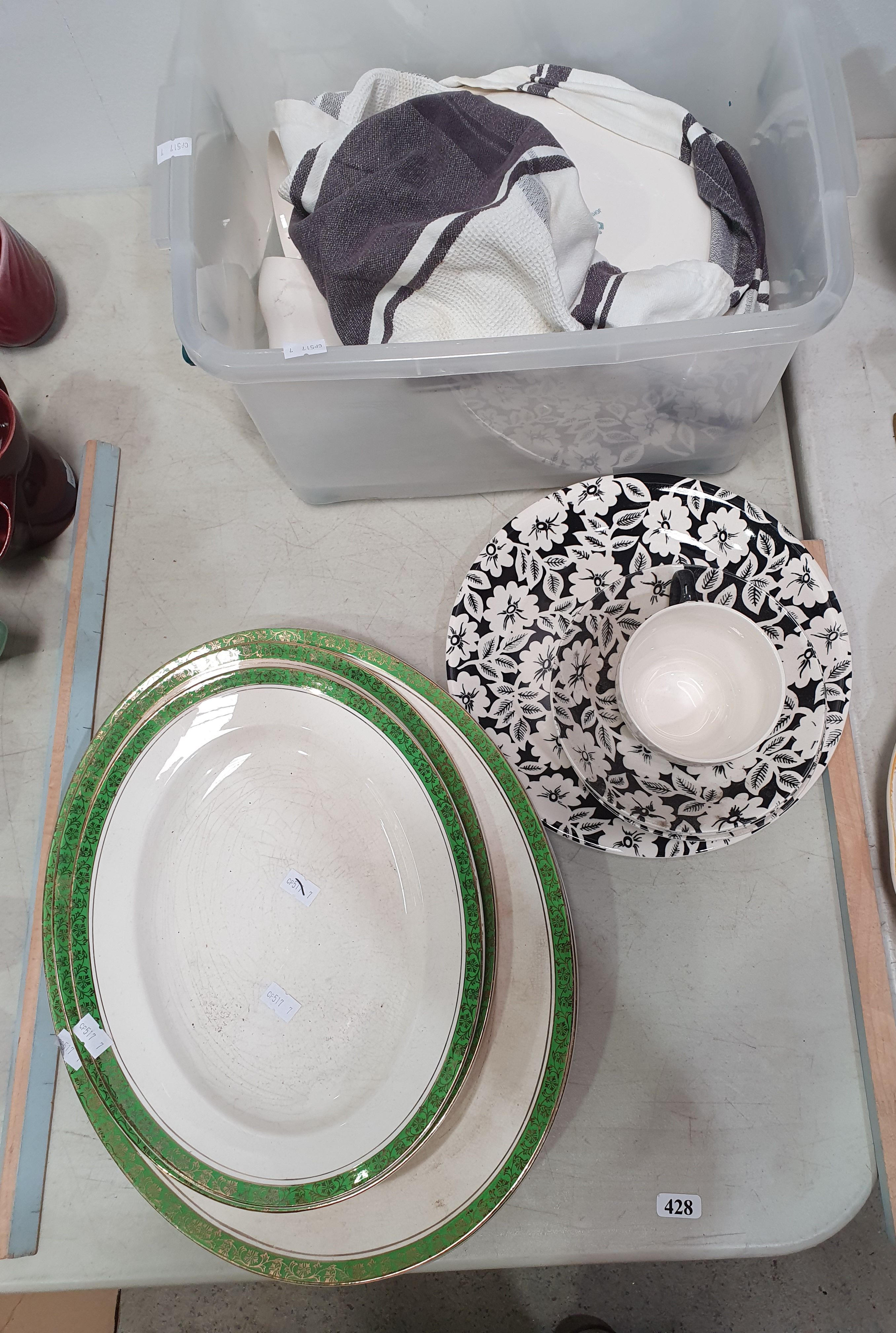 428 · A GROUP OF VARIOUS CERAMIC PLATES CUPS AND BOWLS