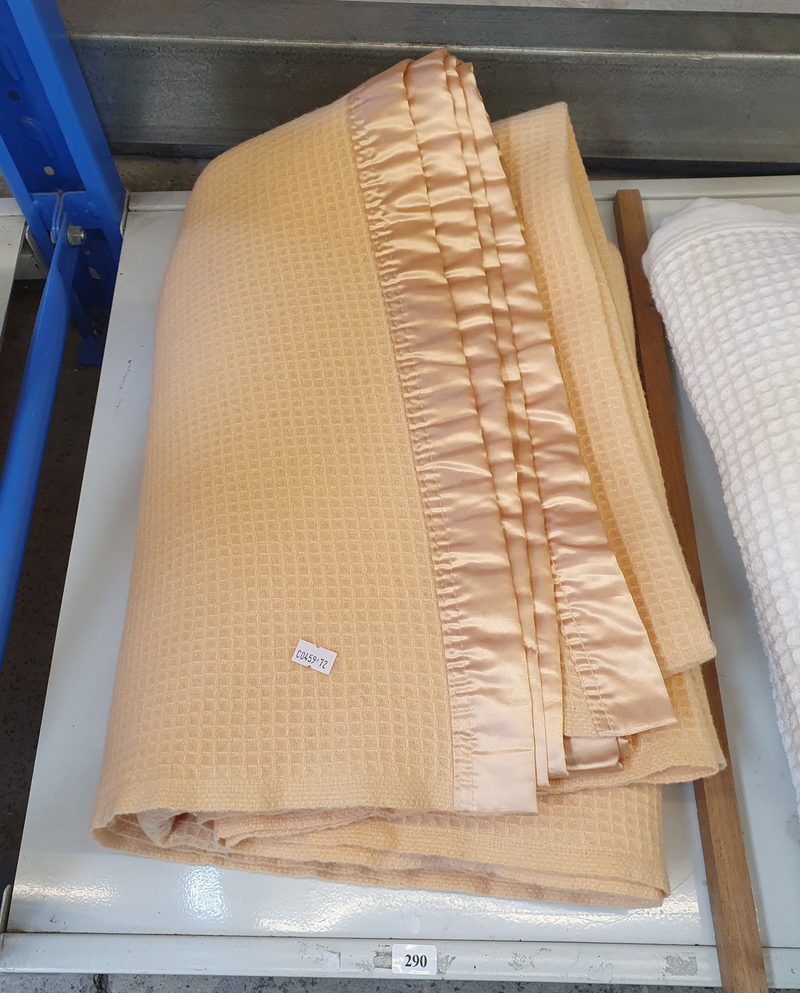 290 · AN ONKAPARINGA SINGLE BED WOOL BLANKET