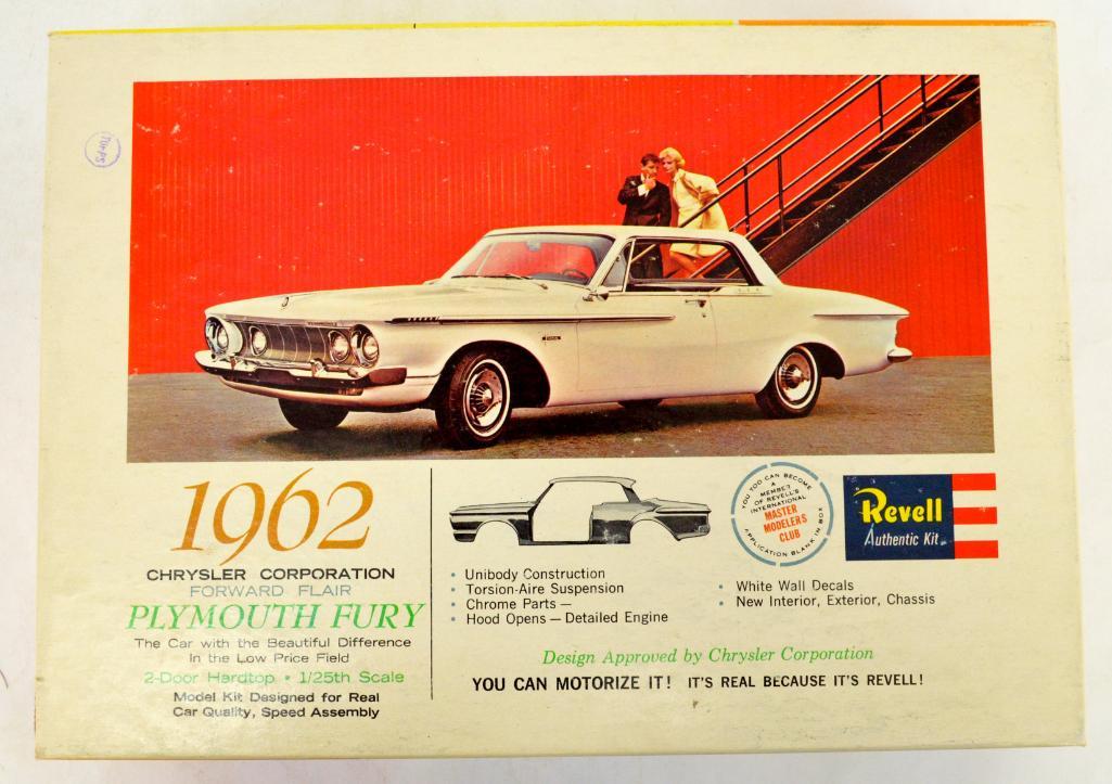 Mint unbuilt Revell 1962 Plymouth Fury 1/25 scale model kit in