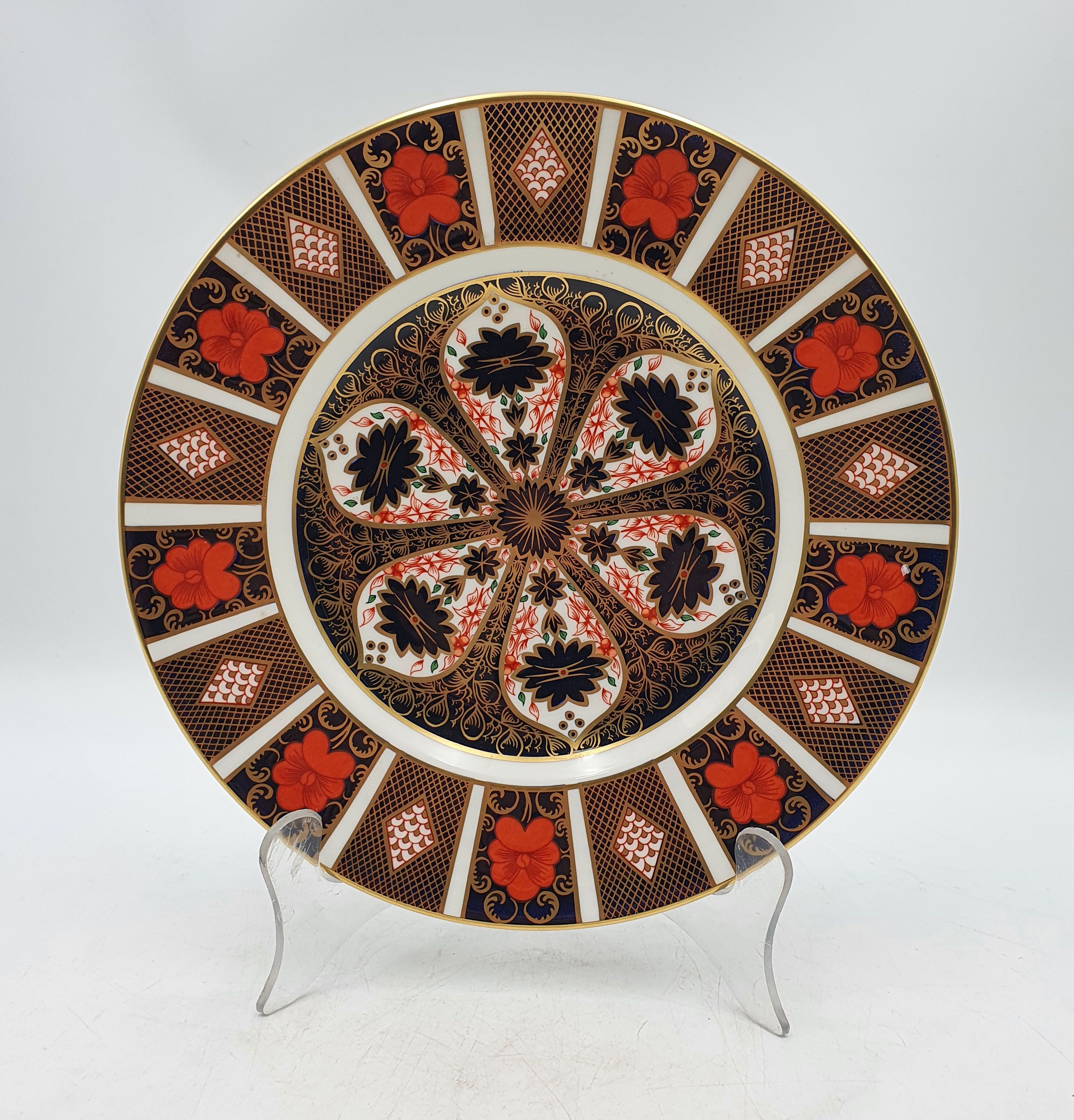 549 · A ROYAL CROWN DERBY 'OLD IMARI' PORCELAIN CABINET PLATE (pattern 1128) Diameter: 27 cm