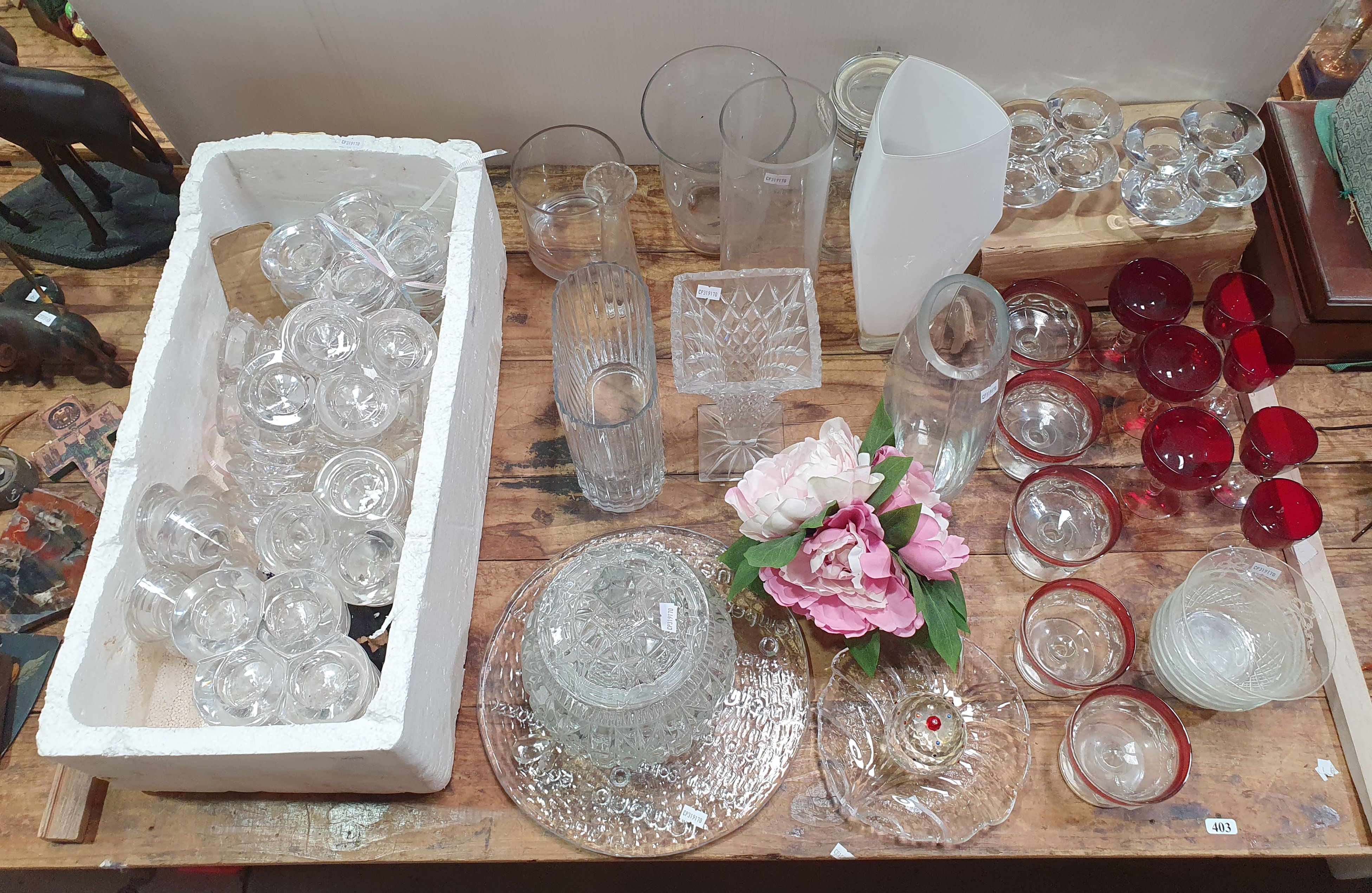 403 · A COLLECTION OF VARIOUS GLASSWARE