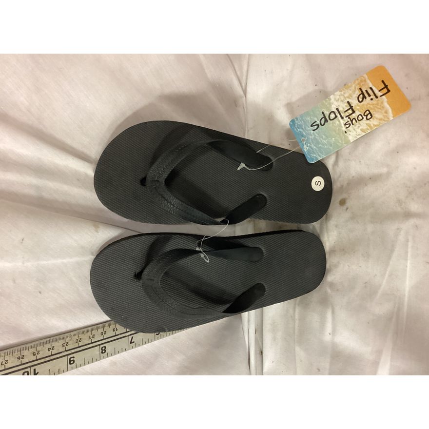Boys Flip Flops Size 11/12- Black