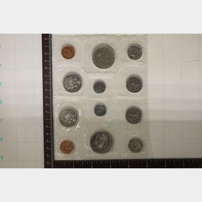 2 CANADA (PF LIKE) SETS NO ENVELOPES: 1968 & 1974