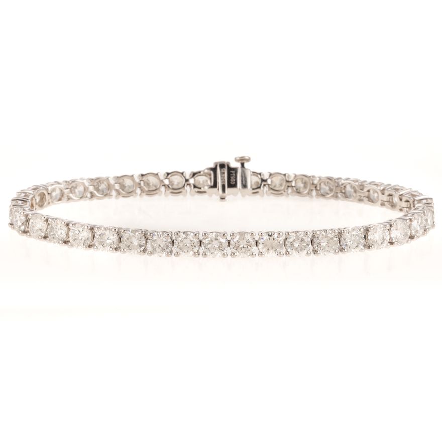 A 12.50 ctw Diamond Line Bracelet in Platinum