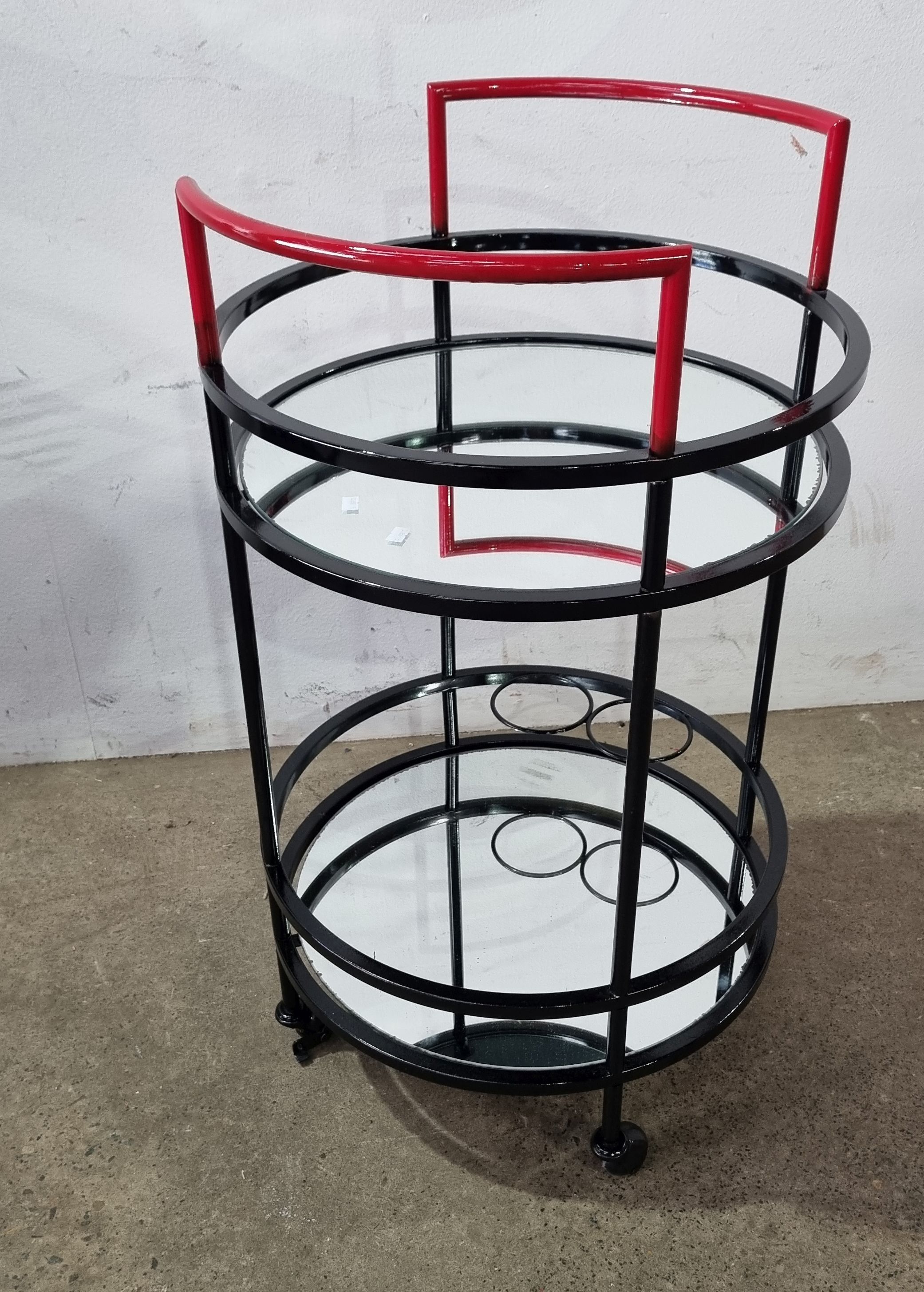 2088 · A METAL SIDE TABLE