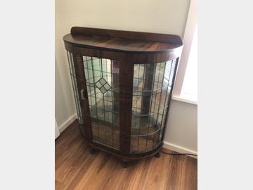 Leadlight China Cabinet With Mirrored Back & Glass Shelves