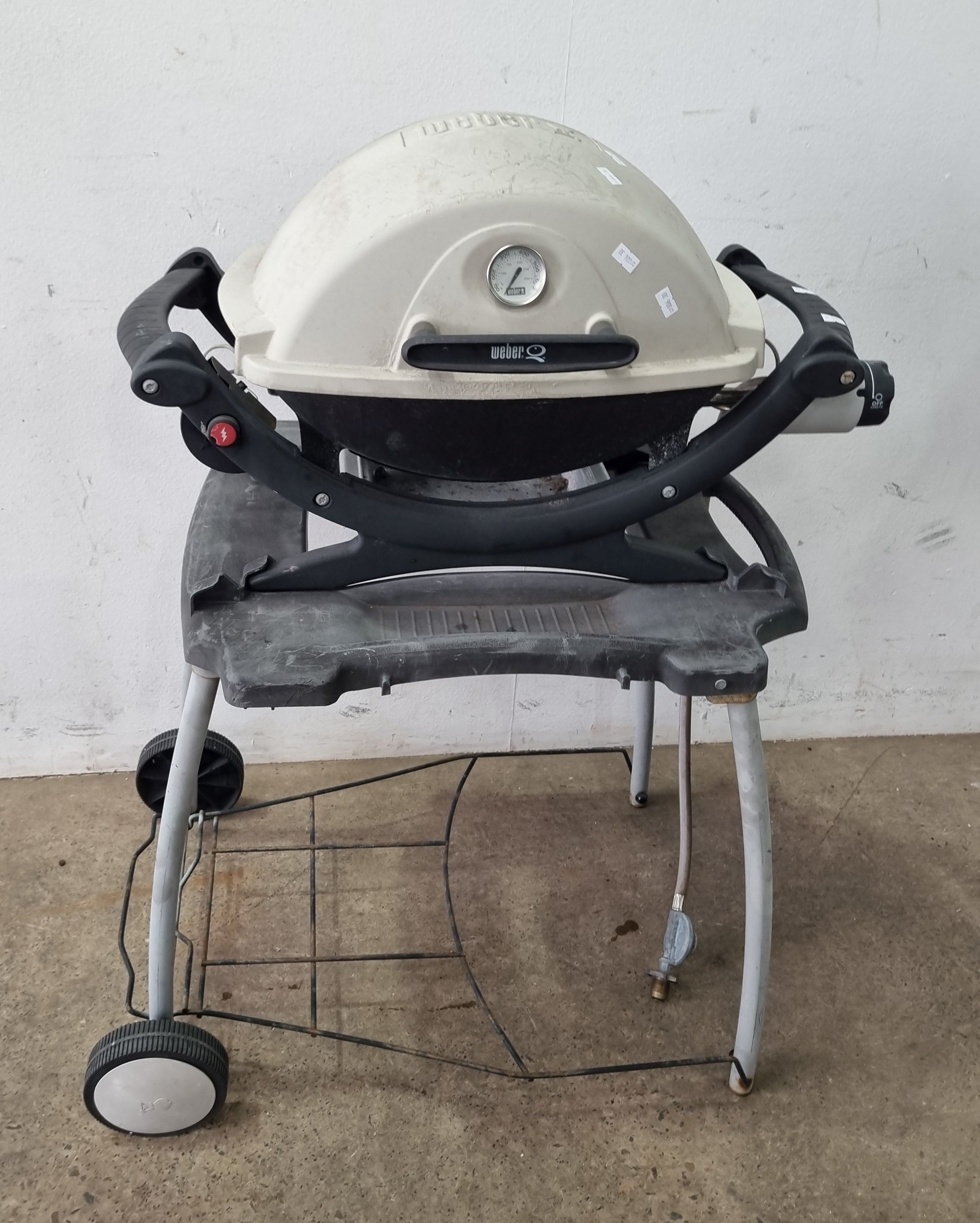 1060 · A WEBBER BBQ