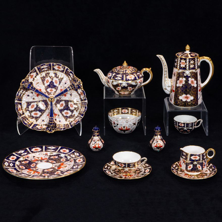 Royal Crown Derby, Traditional Imari Dinner Service, lot of 71