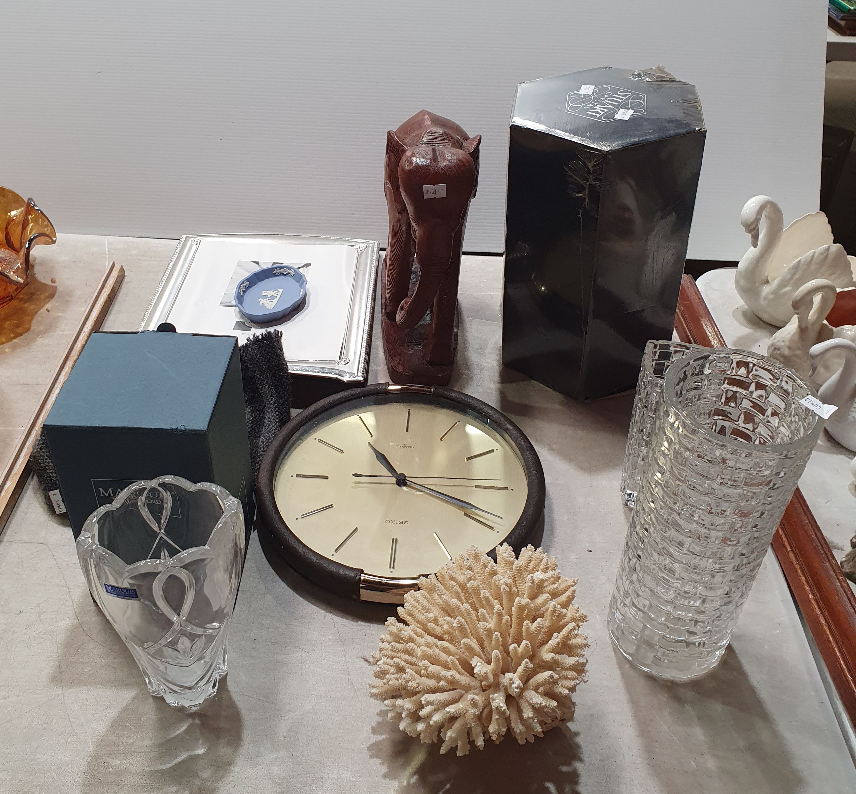 A GROUP OF VARIOUS ITEMS