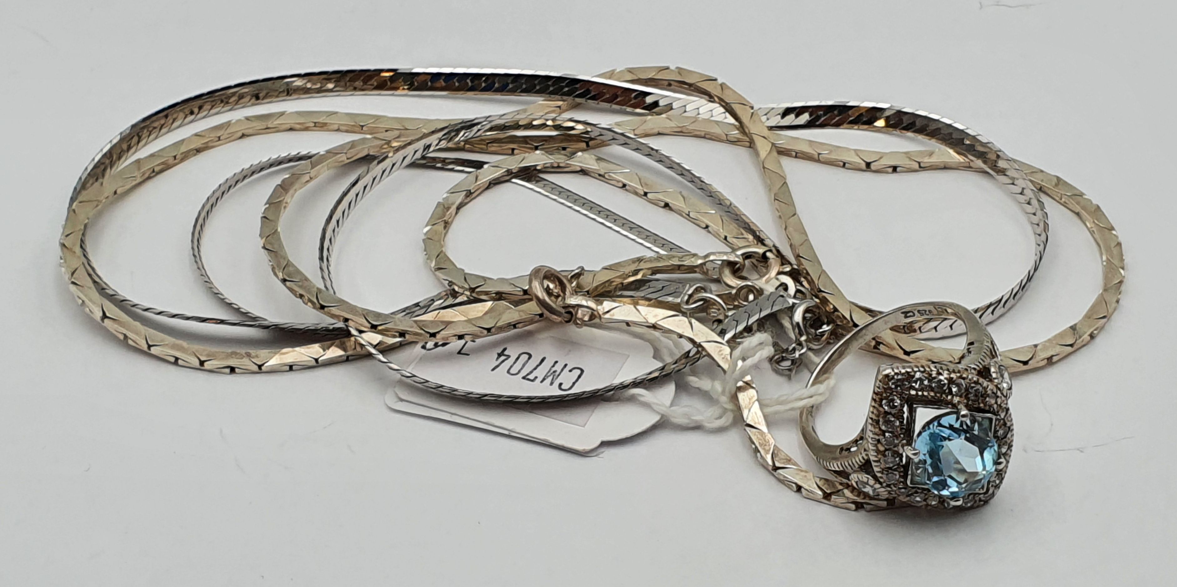 313 · A GROUP OF SILVER JEWELLERY