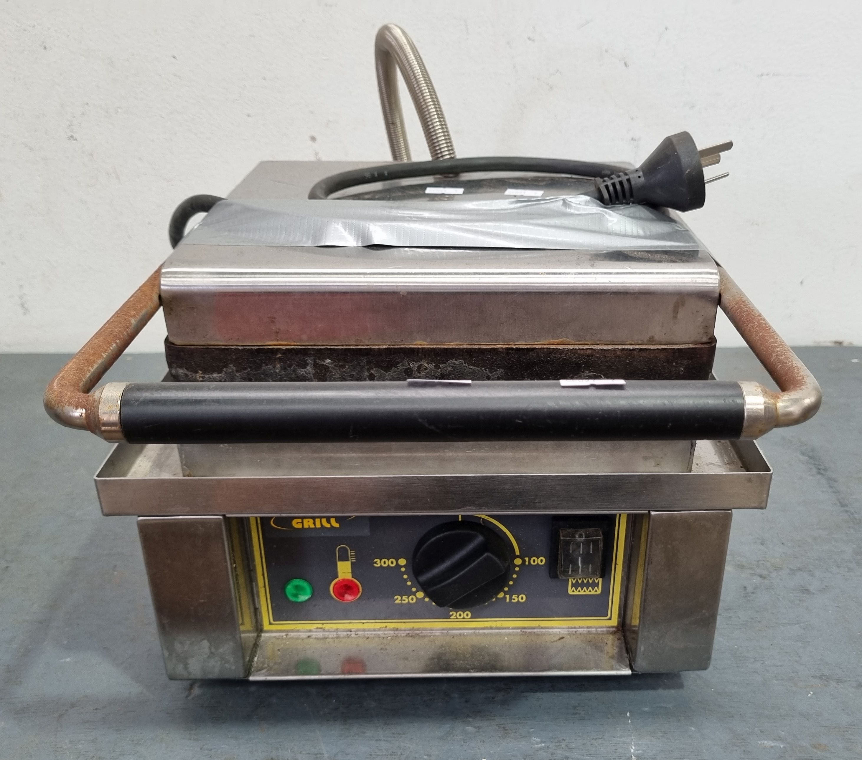 A ROLLER GRILL