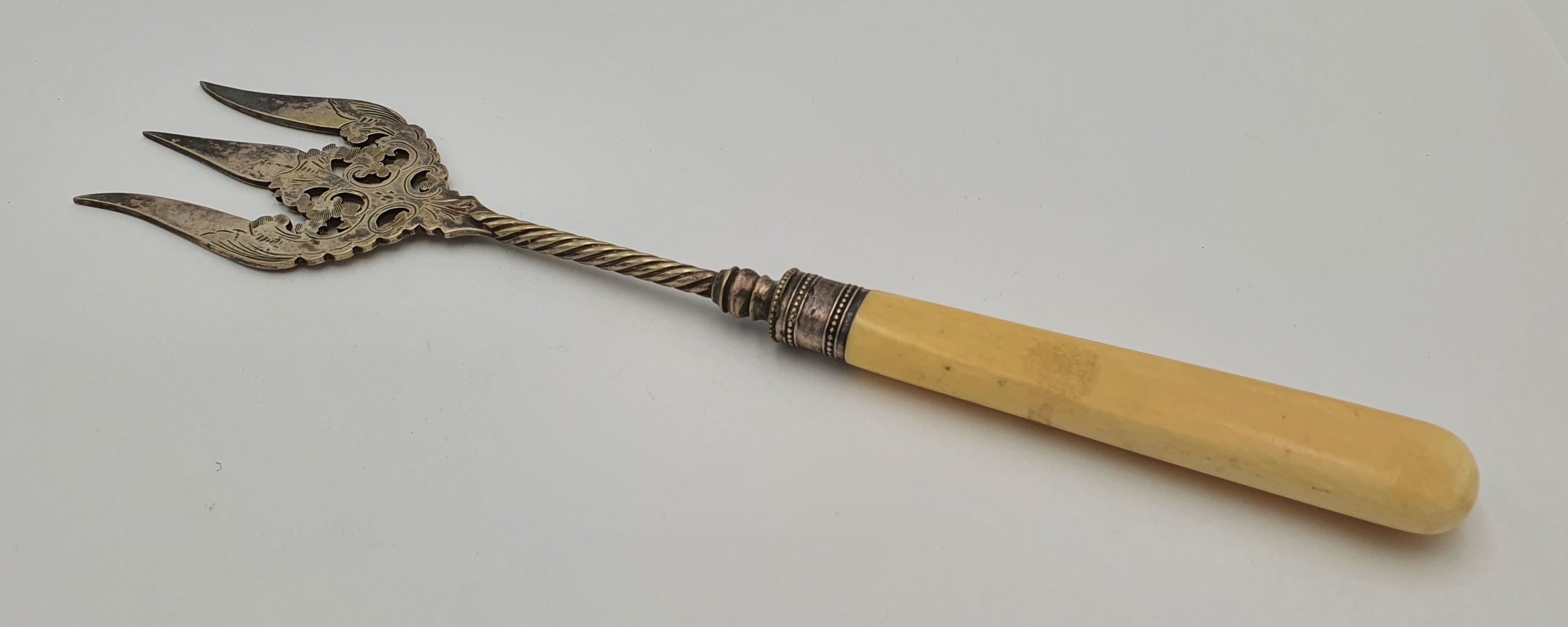 A JAMES ALBERT SCHOLES BONE HANDLED SERVING FORK