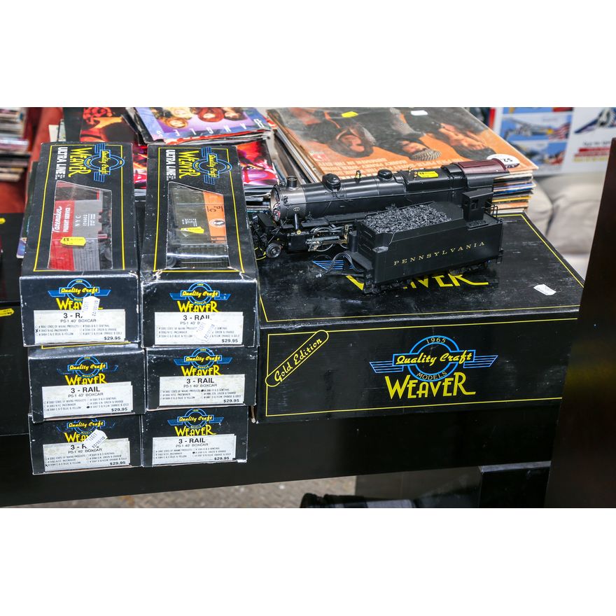 Weaver Locomotive, Tender & Six Box Cars