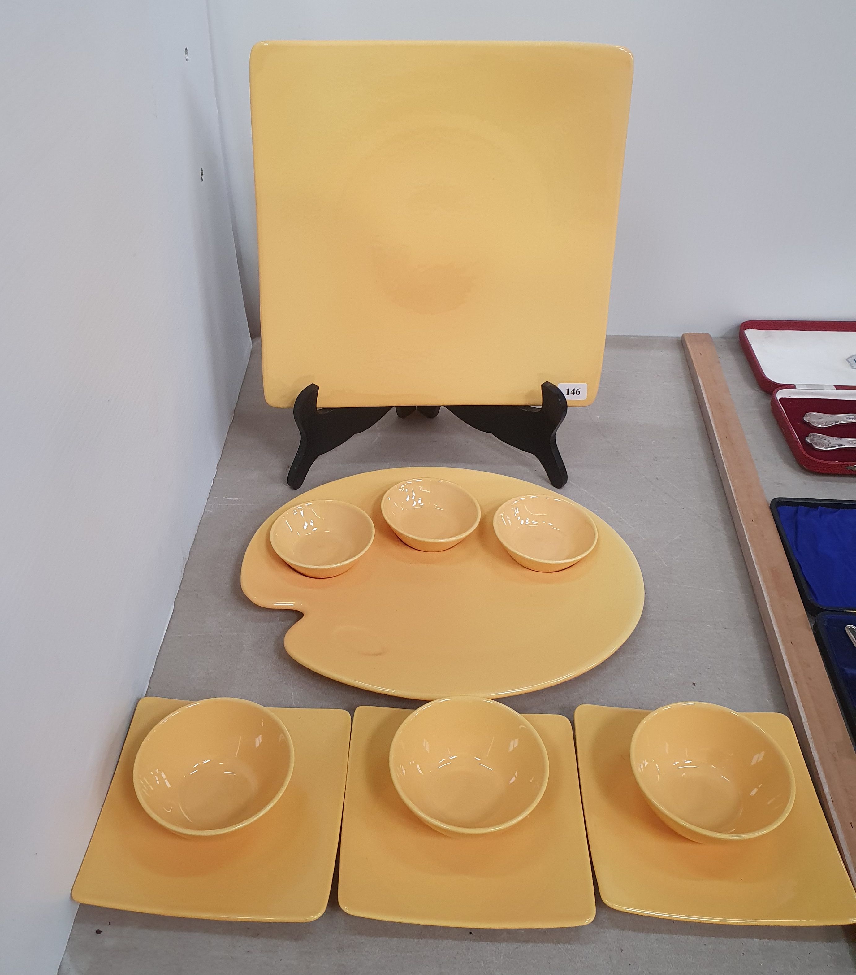 44 · A DUDSON (ENGLAND) HORS D'OEUVRES SET