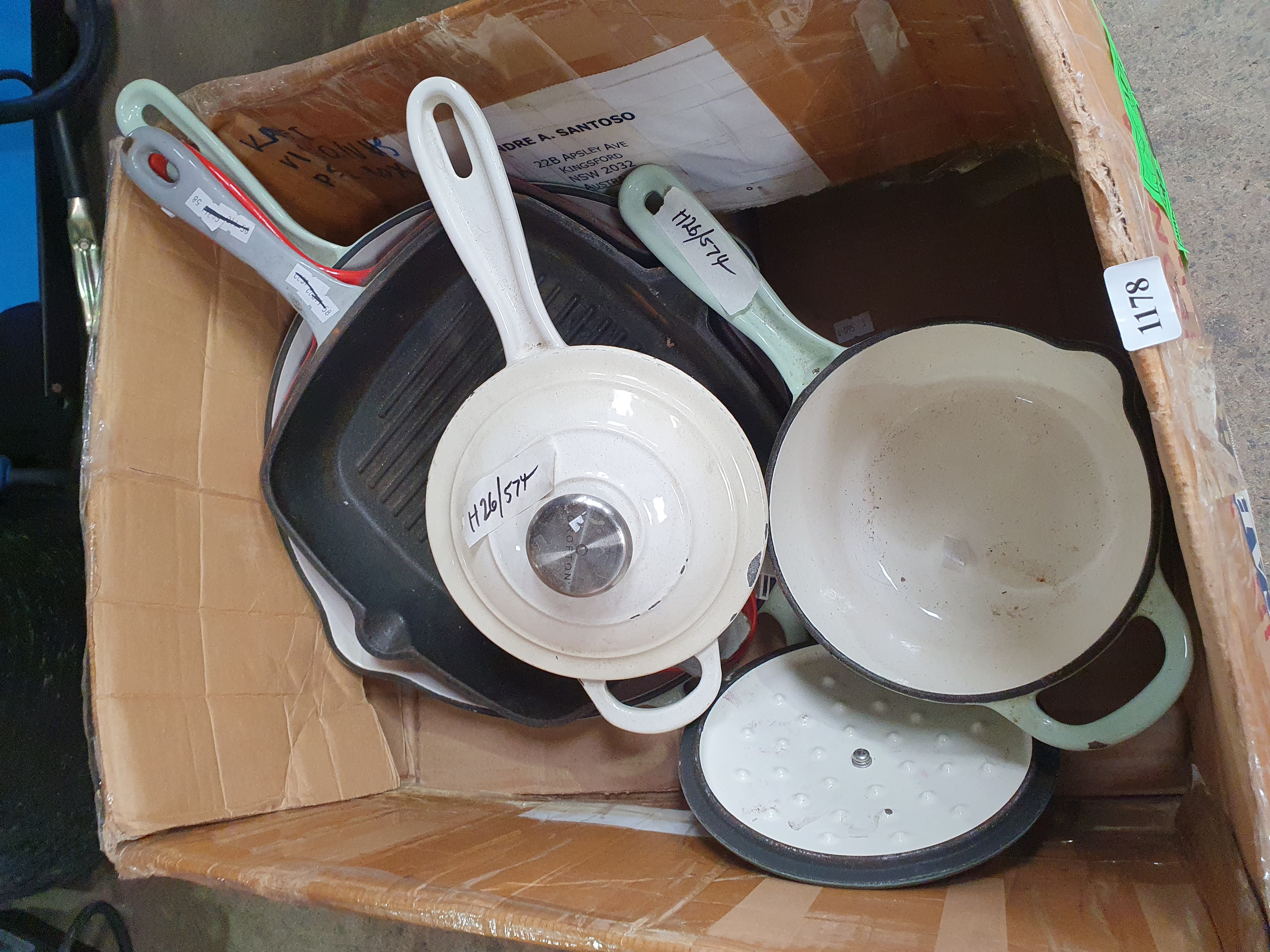 1178 · A GROUP OF VARIOUS COOKING POTS