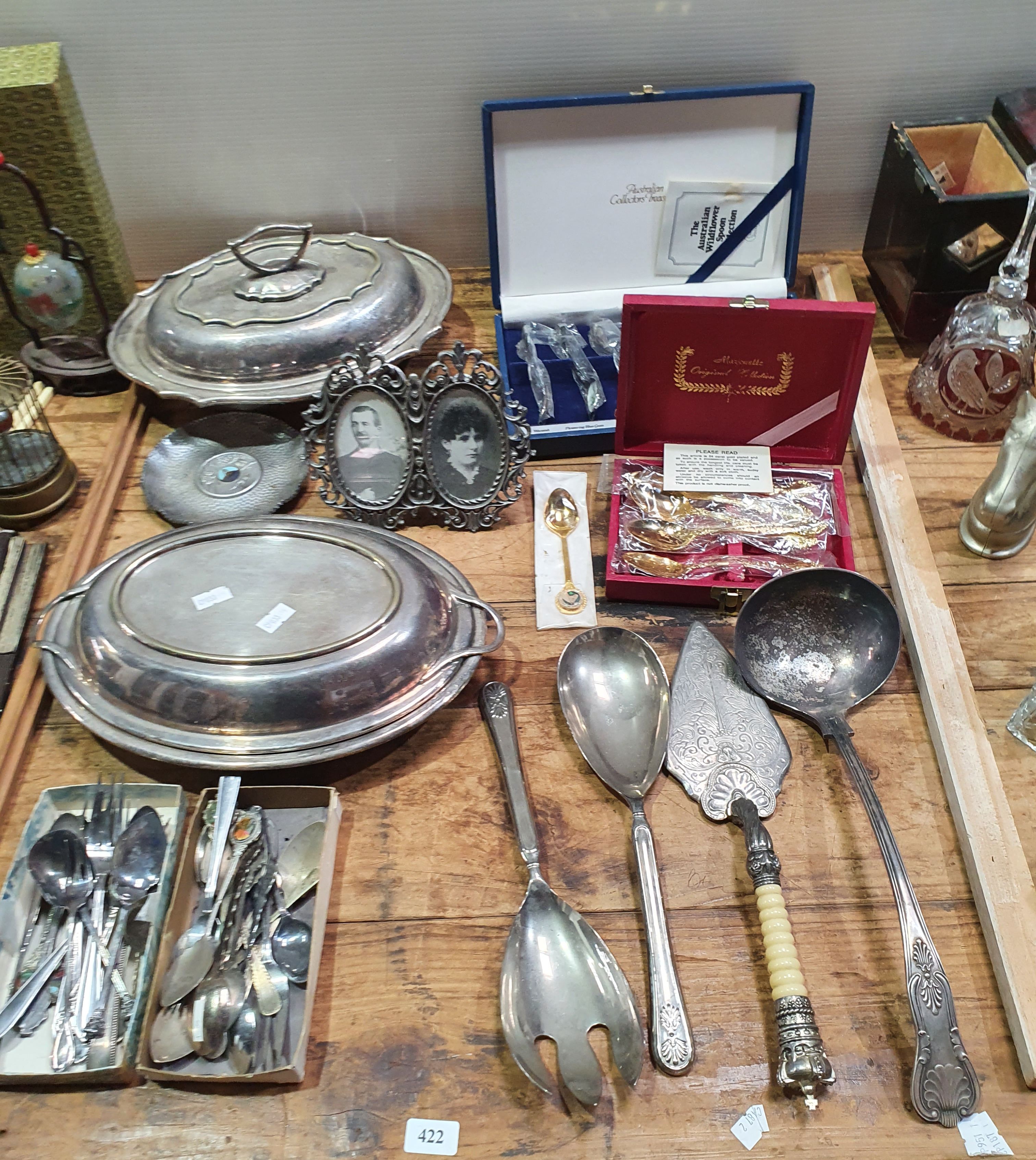 A GROUP OF METAL WARE