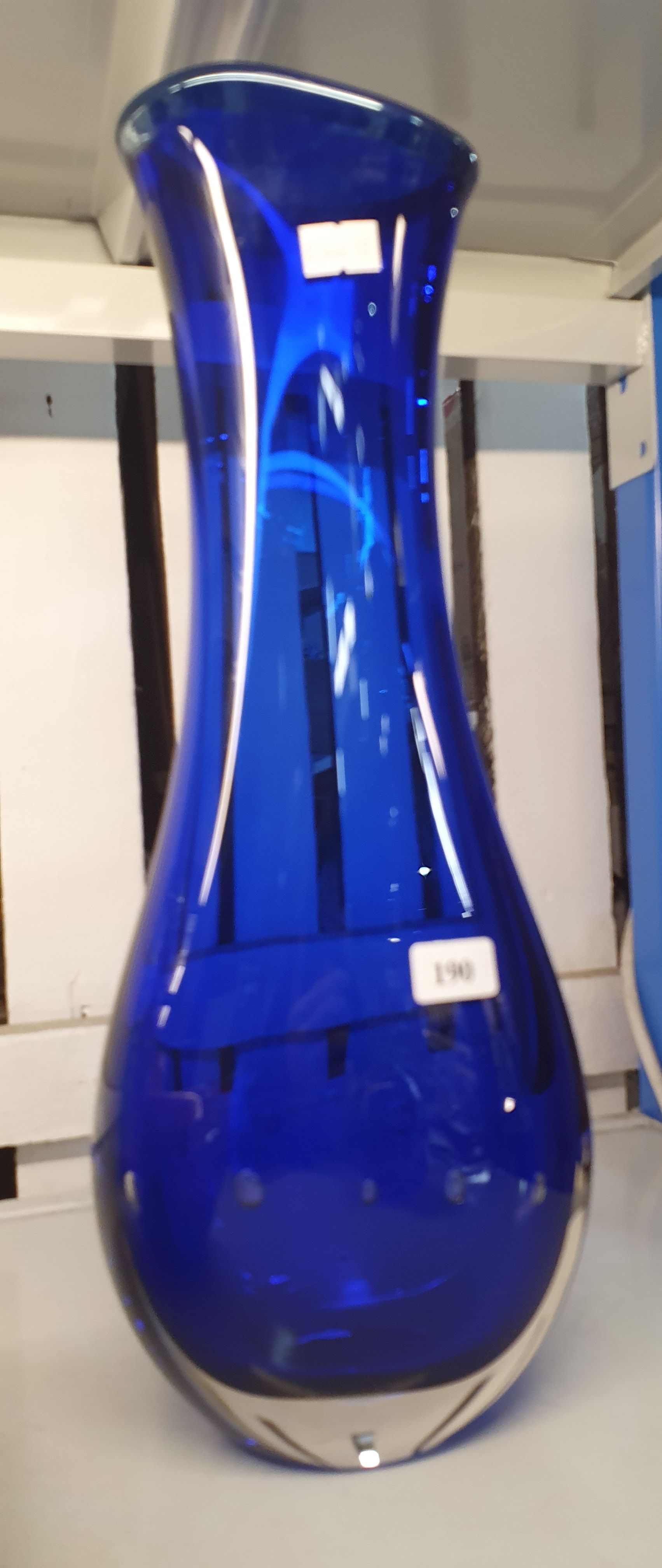 197 · A 20th CENTURY BLUE ART GLASS VASE WITH BUBBLE DECORATION AND ETCHED SIGNATURE TO BASE