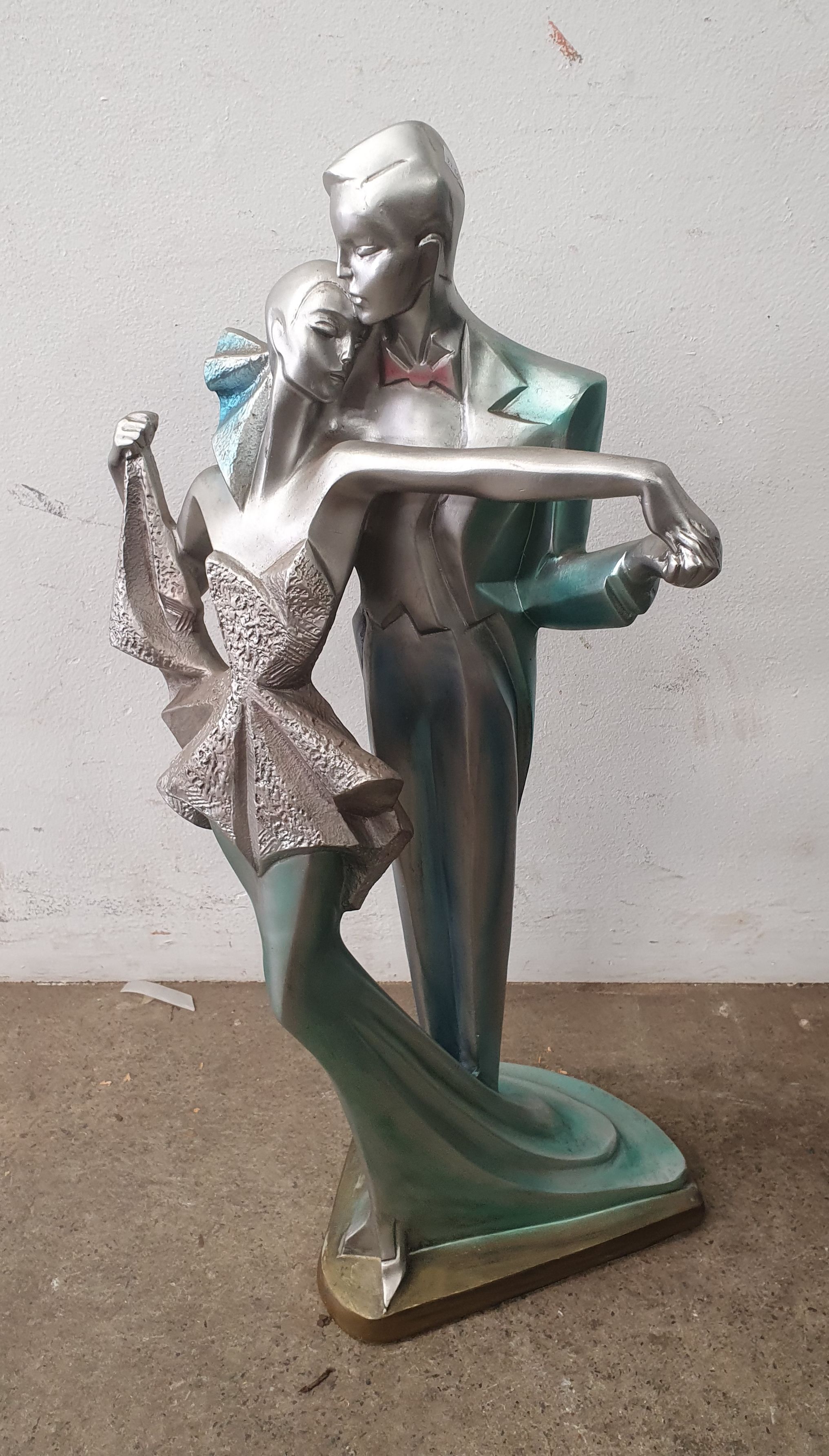 1180 · AN ART DECO STYLE FIGURE