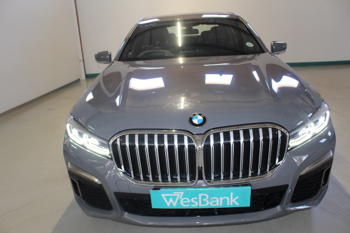 2023 BMW 740LI M SPORT (G12)