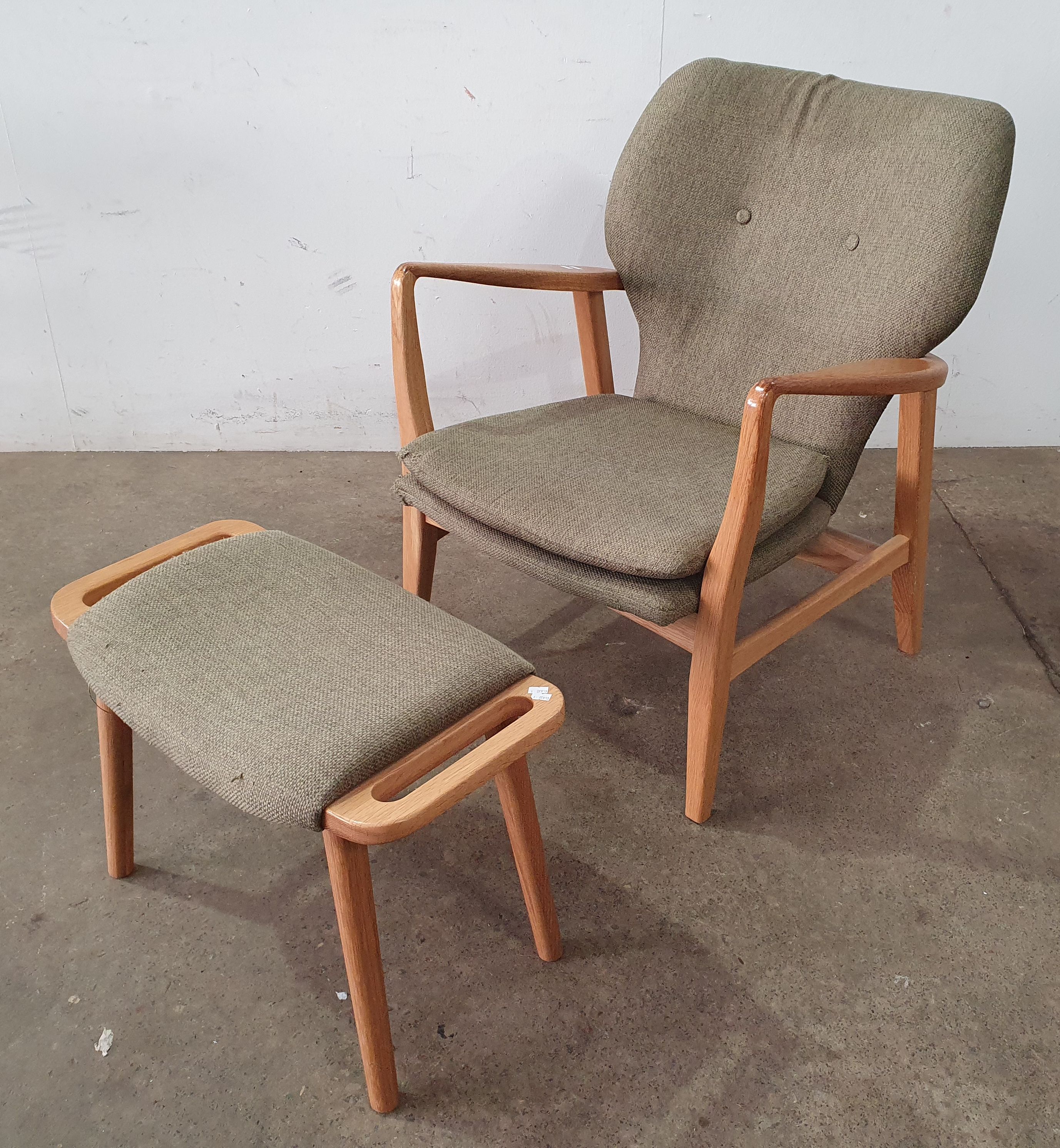 2130 · A FRANZ ARMCHAIR
