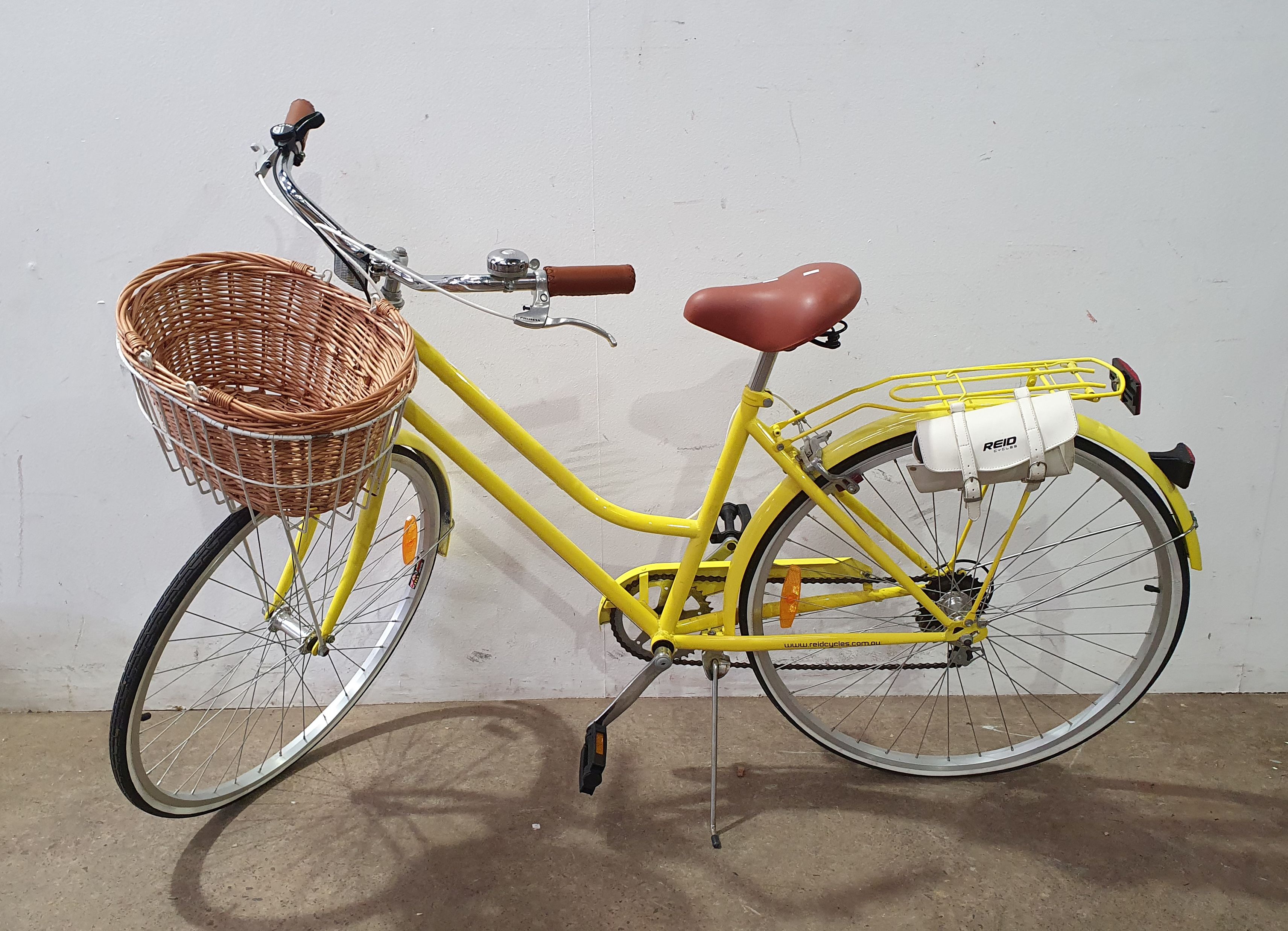 1076 · A YELLOW BICYCLE