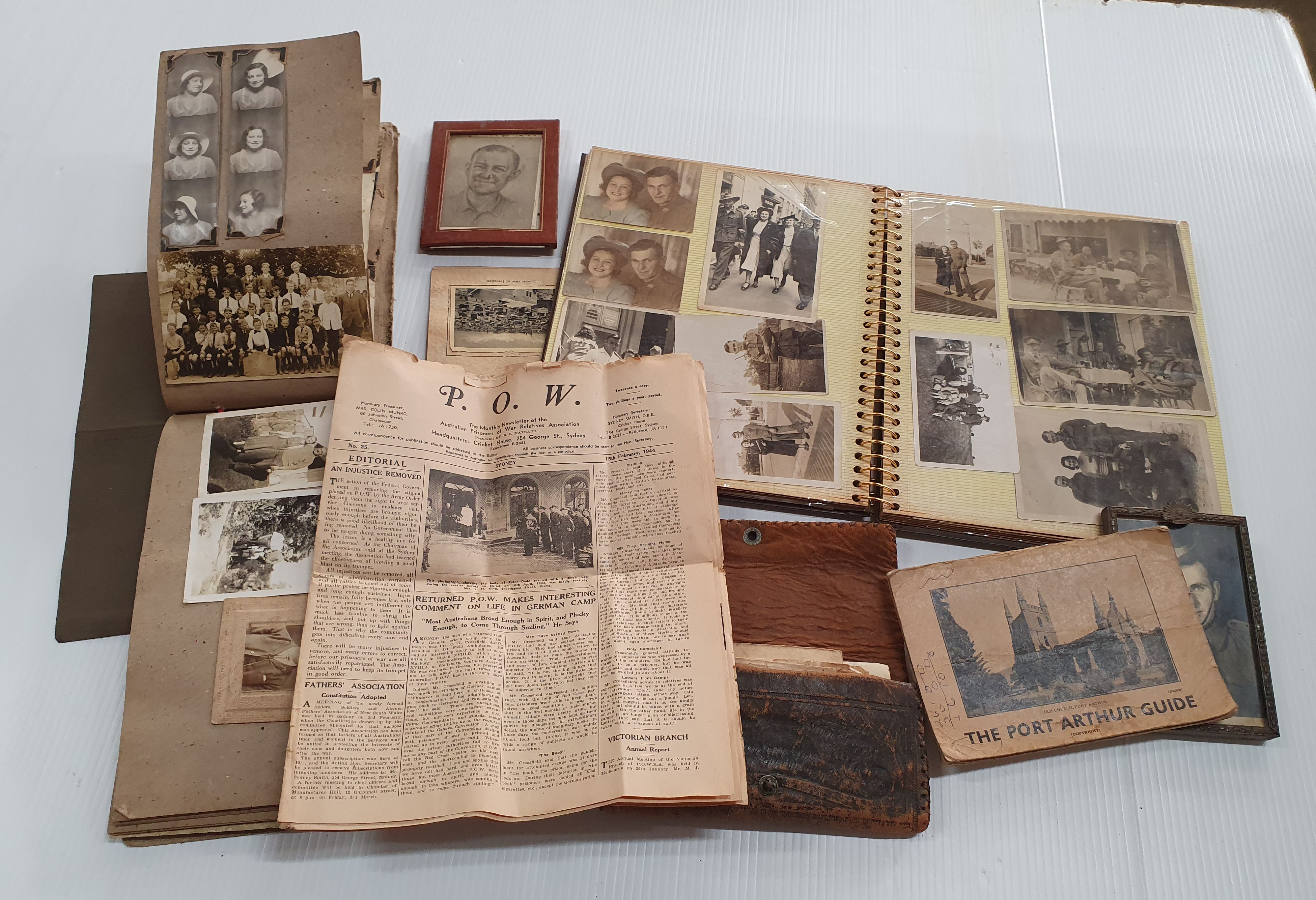 365 · A GROUP OF AUSTRALIAN INTEREST PHOTOGRAPHS AND EPHEMERA