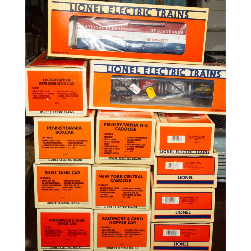 13 Lionel "O" Gauge Train Cars