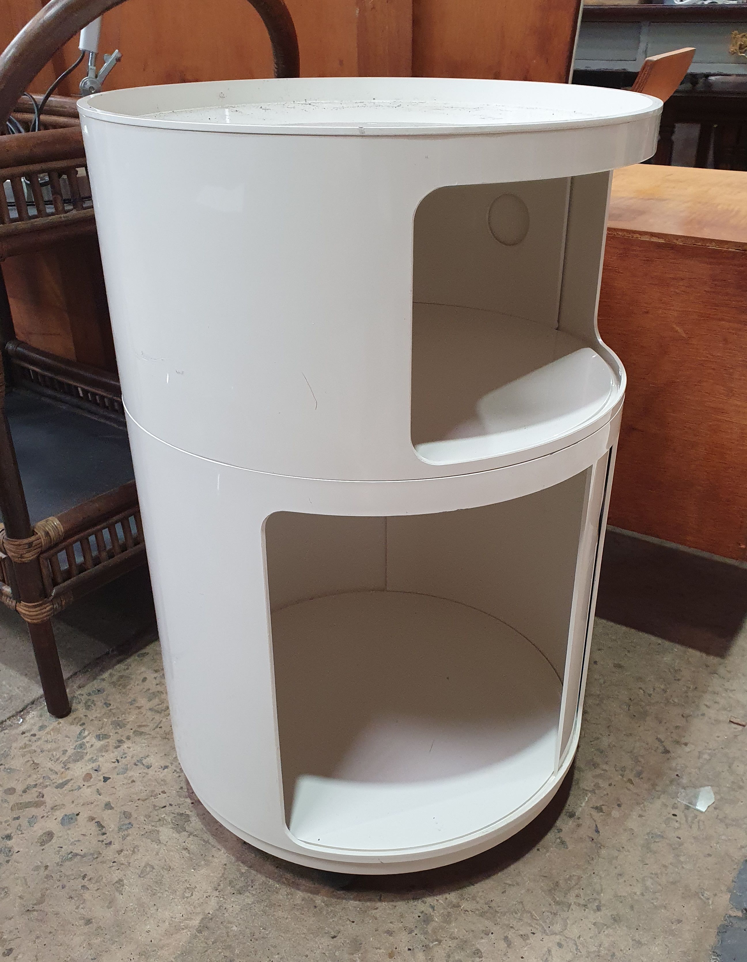 A KARTELL CABINET
