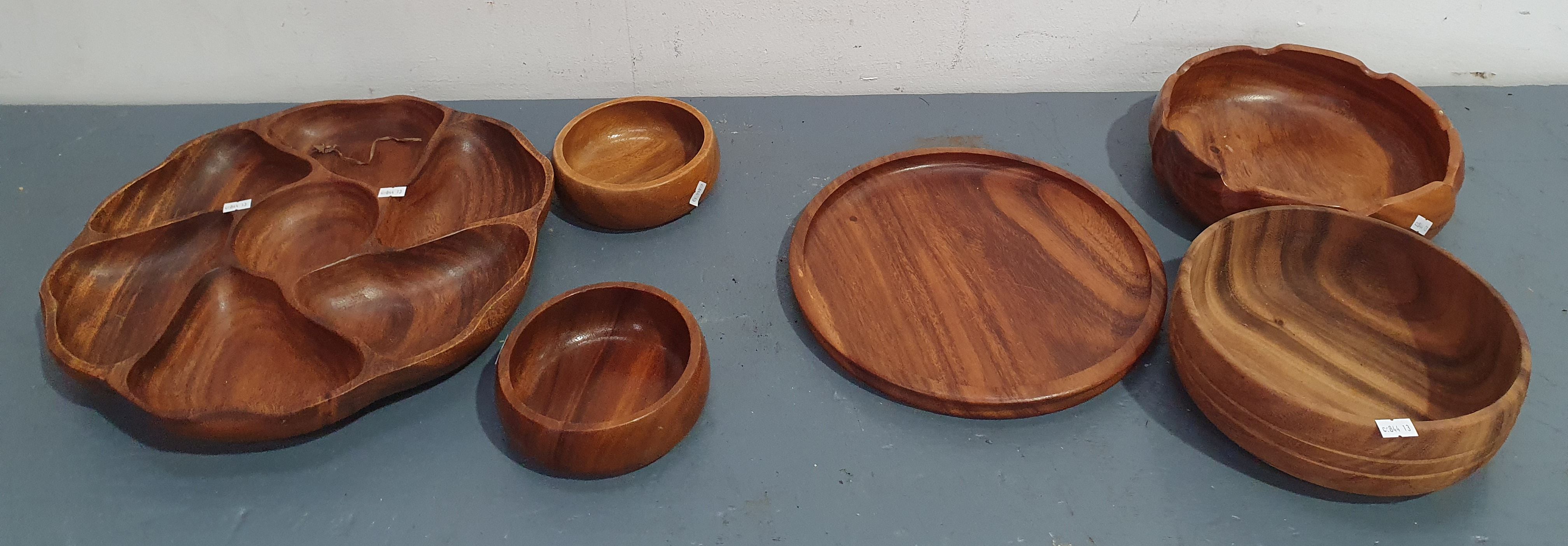 1294 · A GROUP OF WOODEN BOWLS