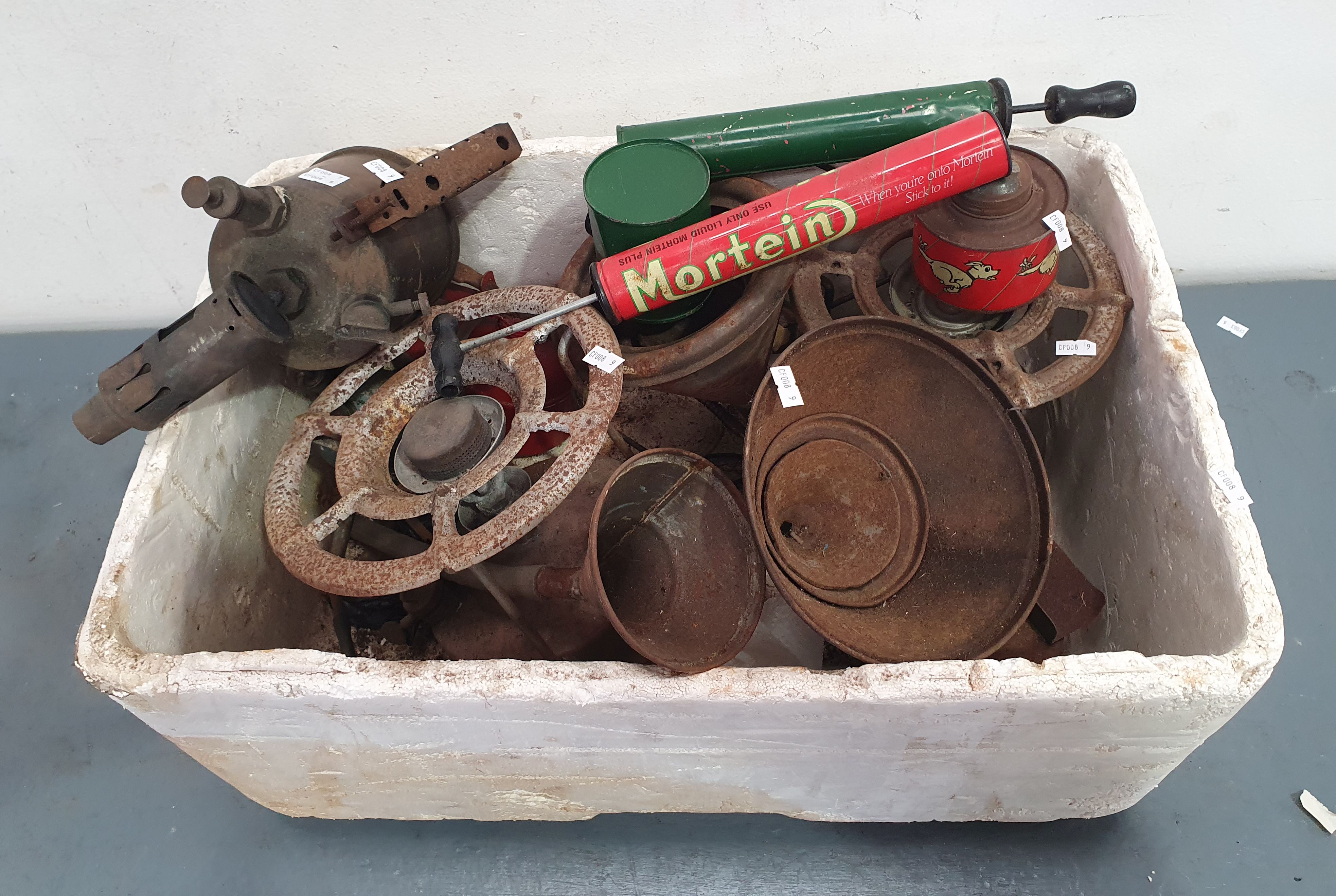 1332 · A RUSTIC GROUP OF GAS/KERO BURNERS