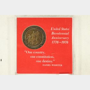 1776-1976 US BICENTENNIAL MEDAL BRILLIANT UNC
